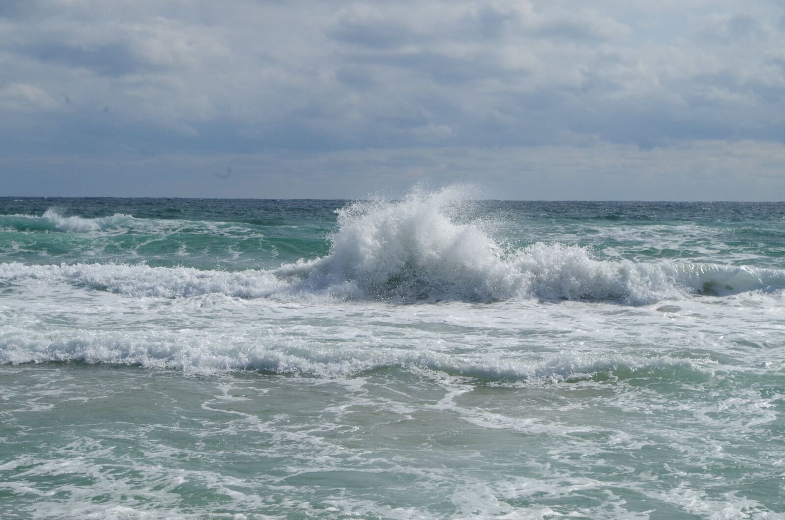 Pentax K-50 sample photo. Sea, sea foam, clouds photography