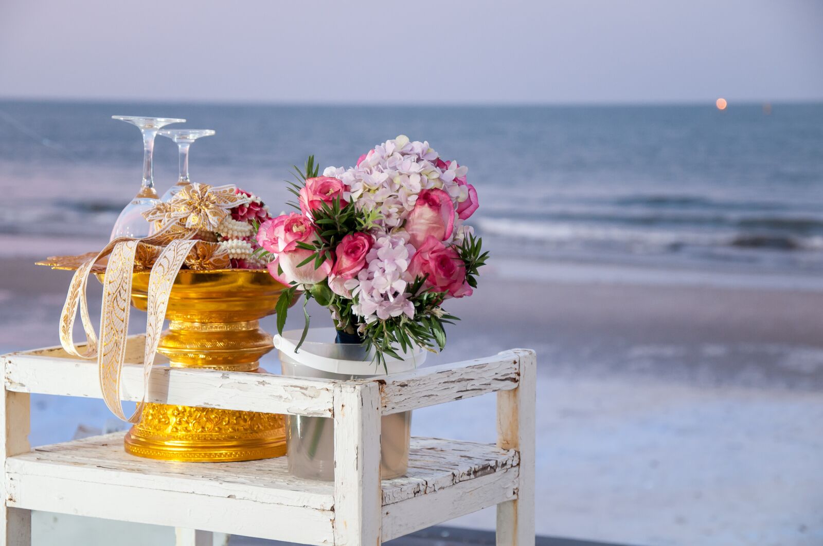 Nikon D90 sample photo. Flowers, beach, romantic photography