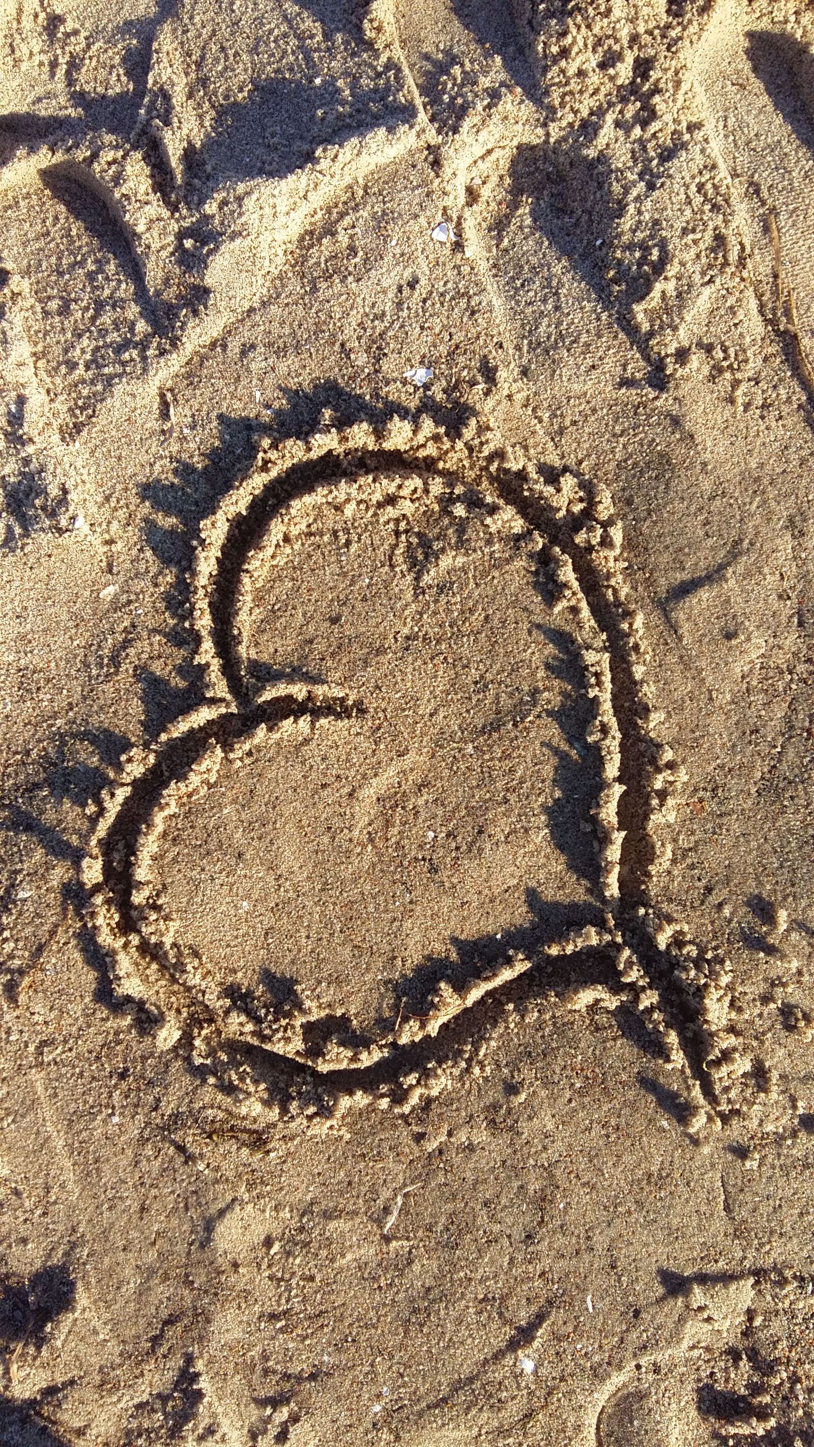 Samsung Galaxy A5 sample photo. Beach, heart, sand photography