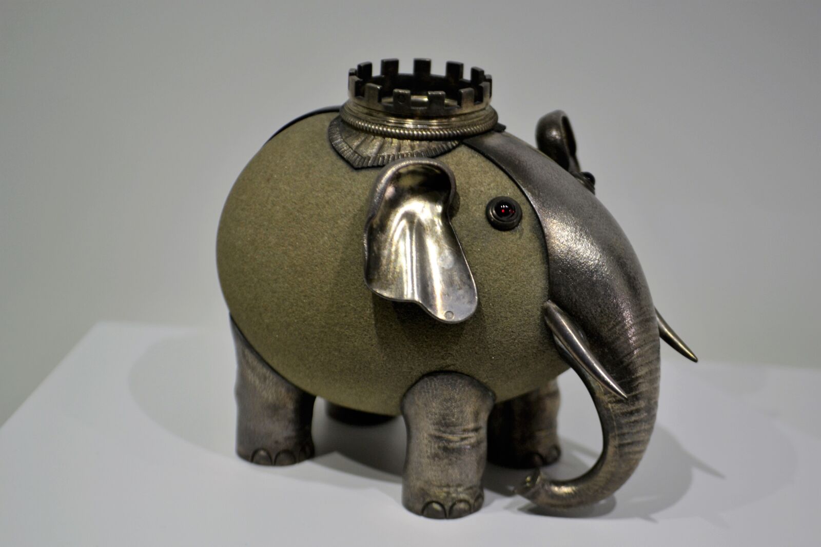 Nikon D3100 sample photo. Elephant, jewels, antique photography