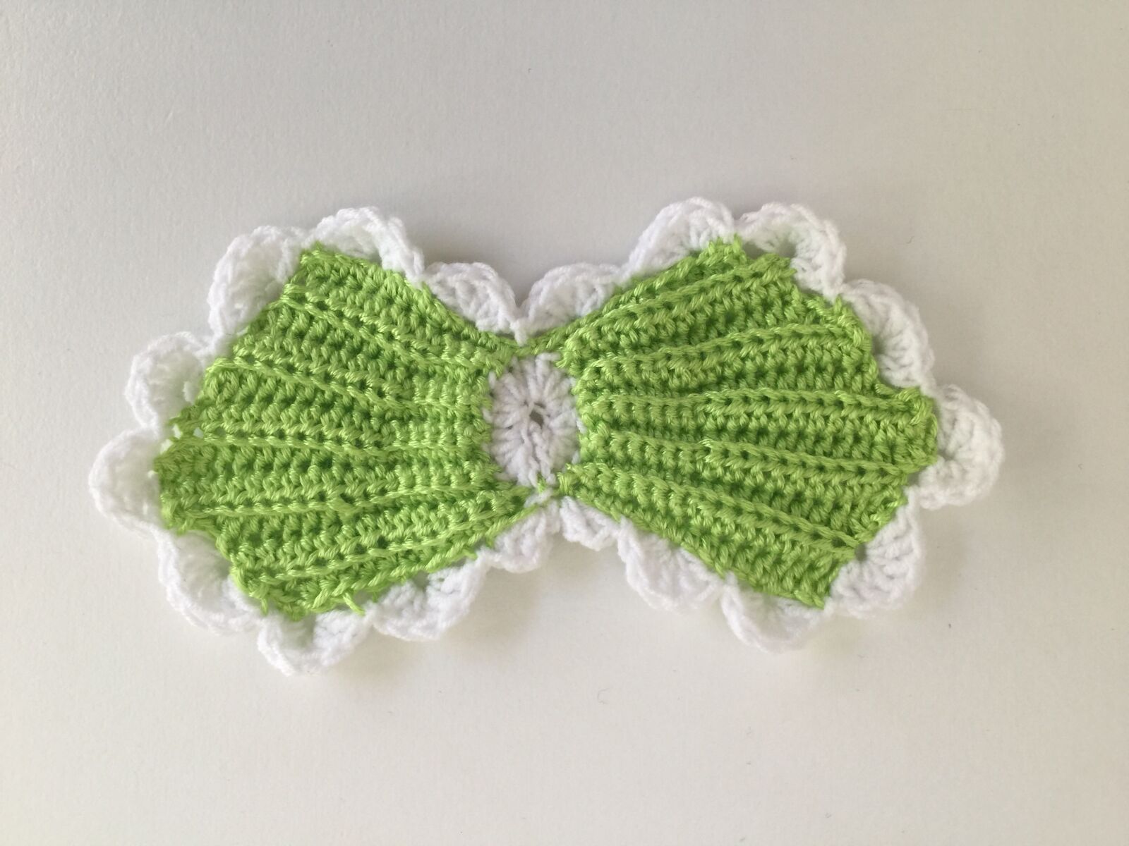 iPhone 6 Plus back camera 4.15mm f/2.2 sample photo. Bow, crochet, handmade photography