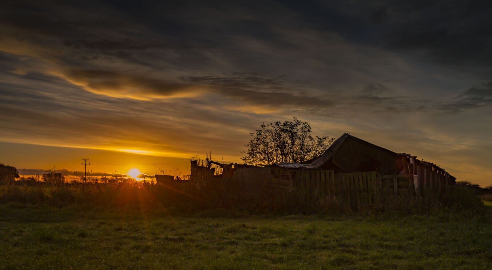 Canon EOS 7D + Canon EF 17-40mm F4L USM sample photo. Sunrise, old barn, c photography