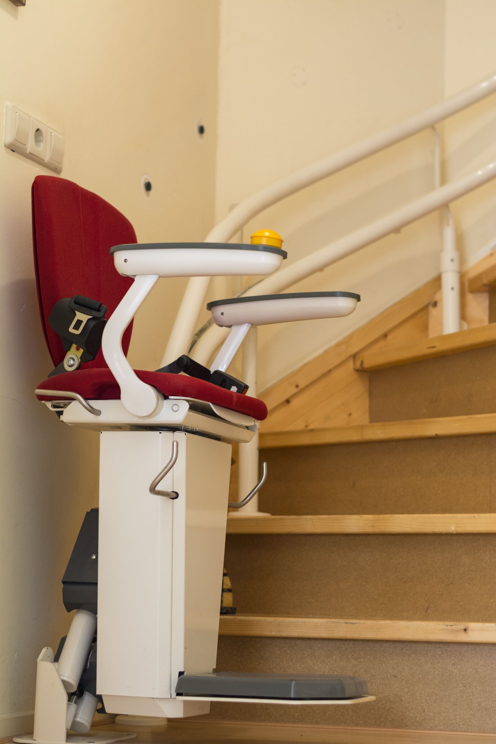 Nikon D5200 sample photo. Stair lift, elevator, trap photography