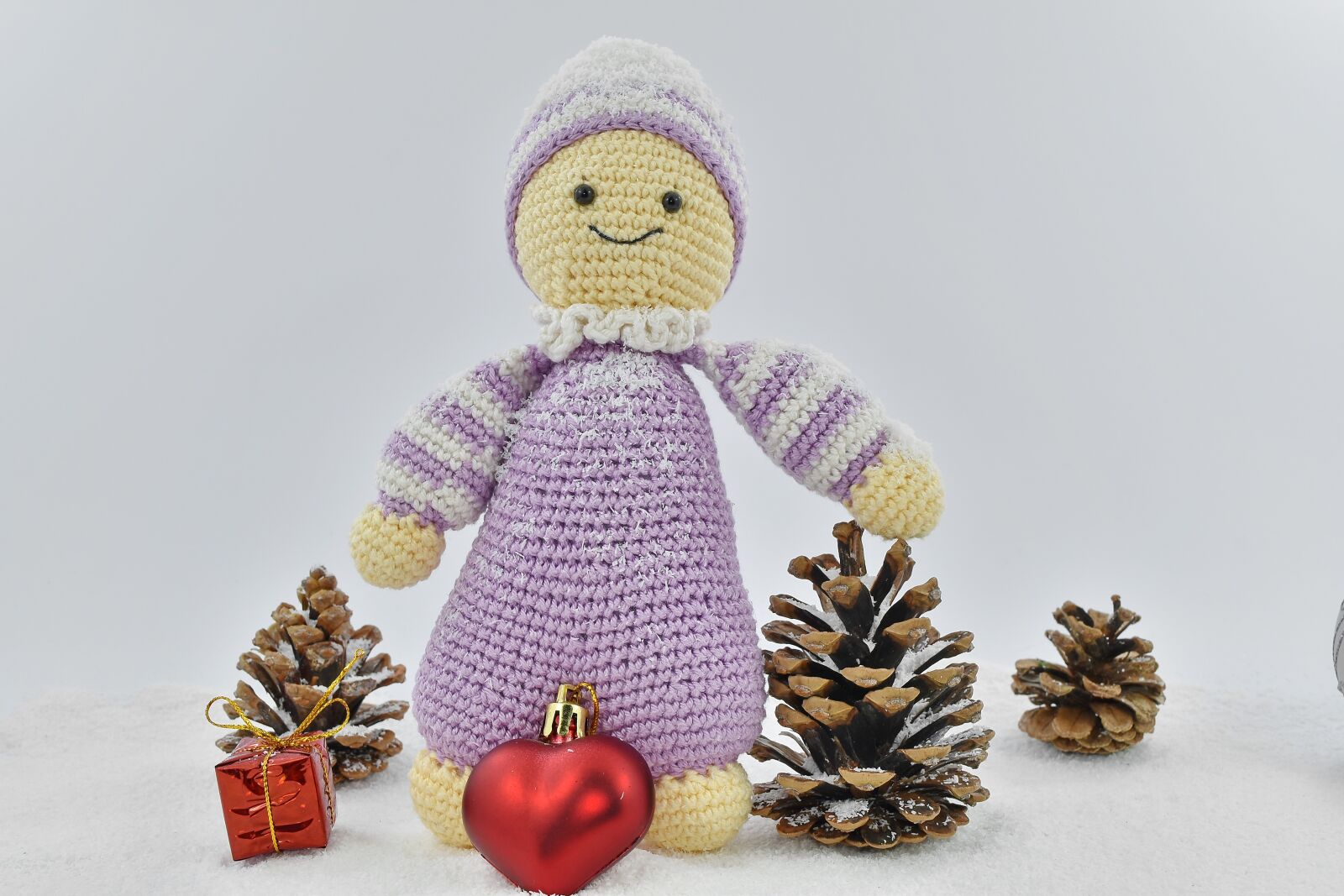 Nikon D5500 sample photo. Christmas, doll, frosty, gifts photography