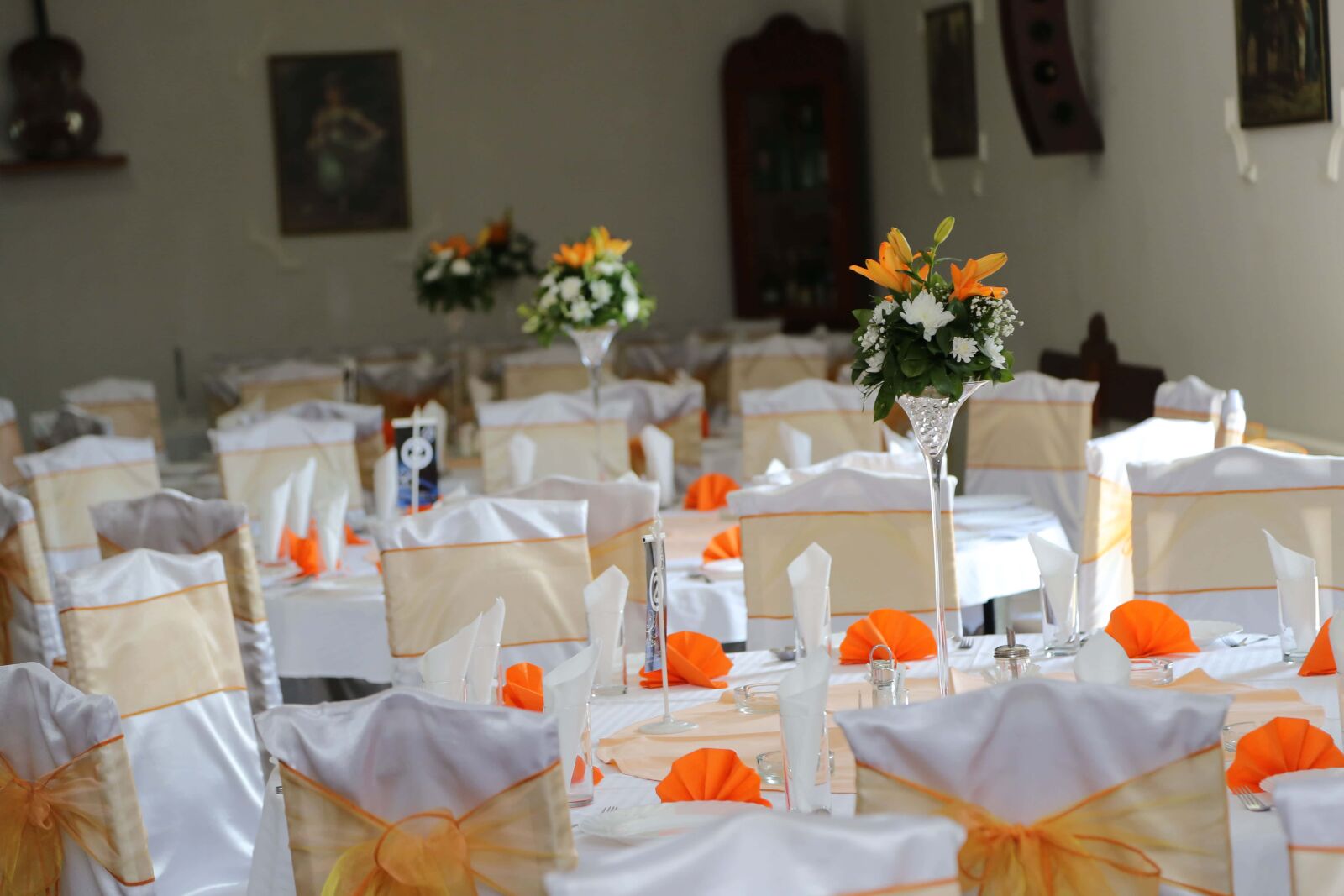 Canon EF 24-105mm F4L IS USM sample photo. Chairs, elegance, dining area photography