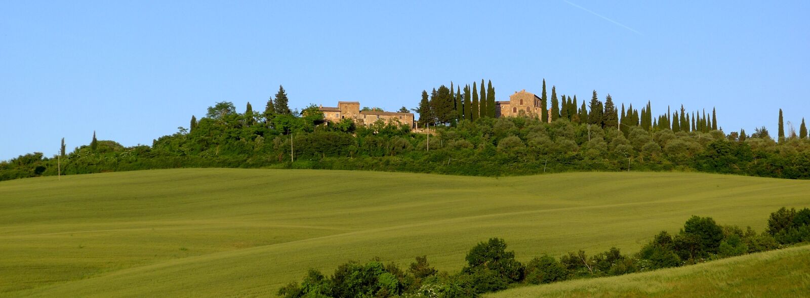 Panasonic Lumix DMC-LX5 sample photo. Toscana, hills, farmhouse photography