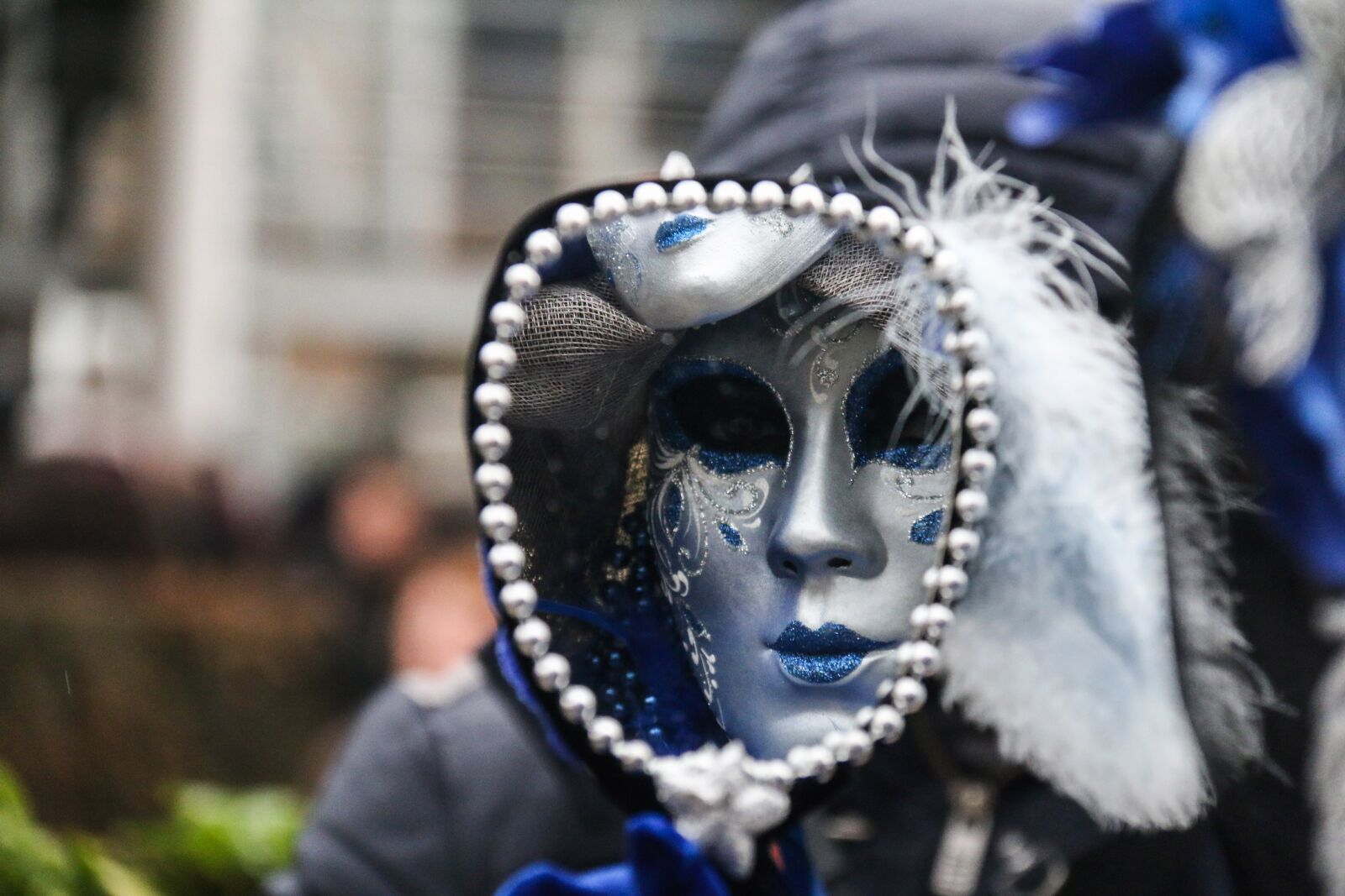 Canon EF-S 18-200mm F3.5-5.6 IS sample photo. Carnival, brugges, festival photography