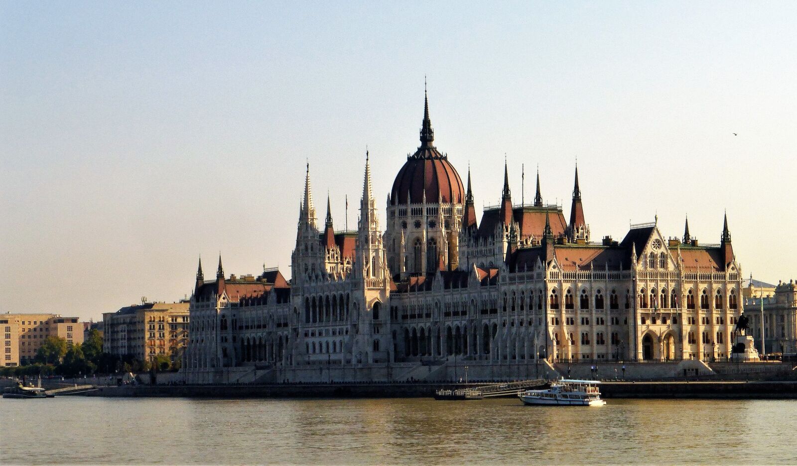 Panasonic Lumix DMC-ZS25 (Lumix DMC-TZ35) sample photo. Architecture, hungary, budapest photography