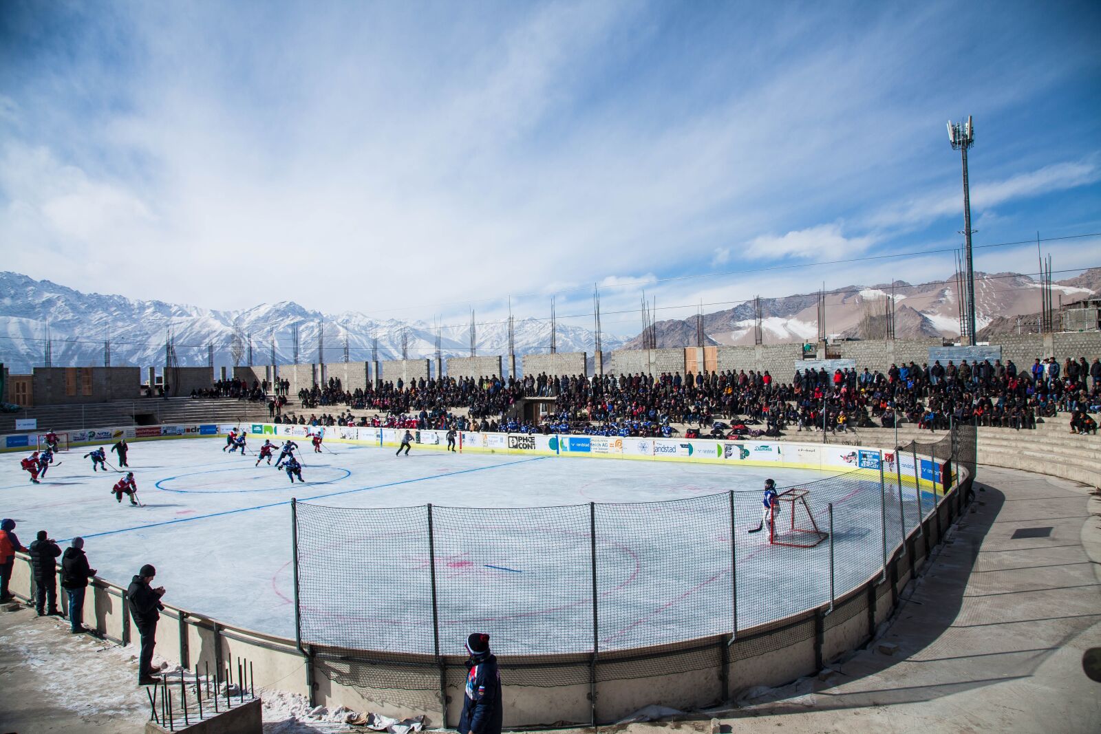 Canon EOS 5D Mark II sample photo. Ice hockey, winter, player photography