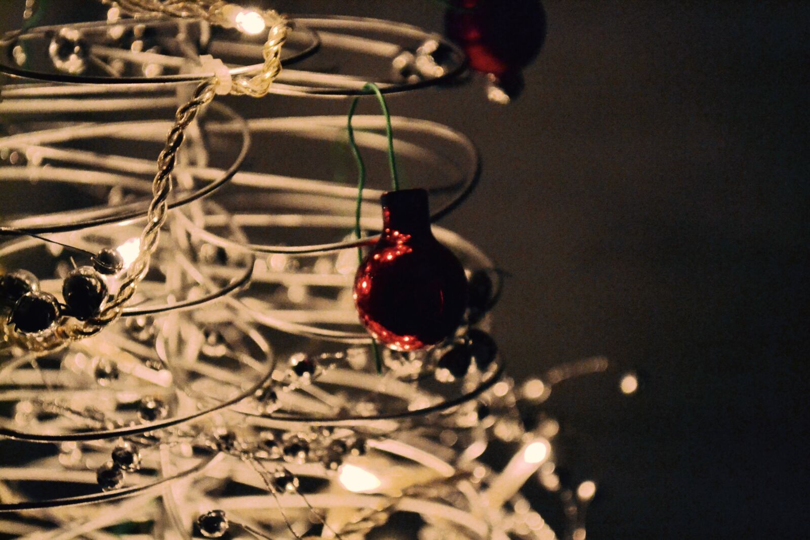 Nikon D3100 sample photo. Christmas, lights, red, theme photography