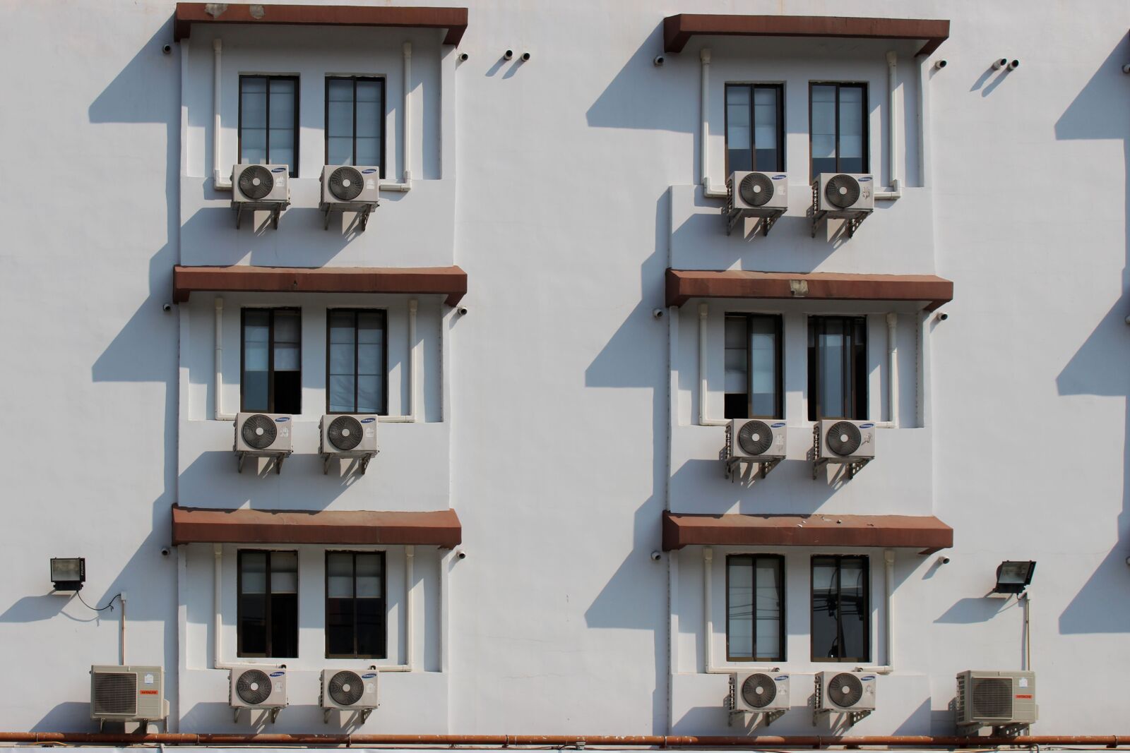 Canon EOS 700D (EOS Rebel T5i / EOS Kiss X7i) sample photo. Air conditioner, hotel, air photography