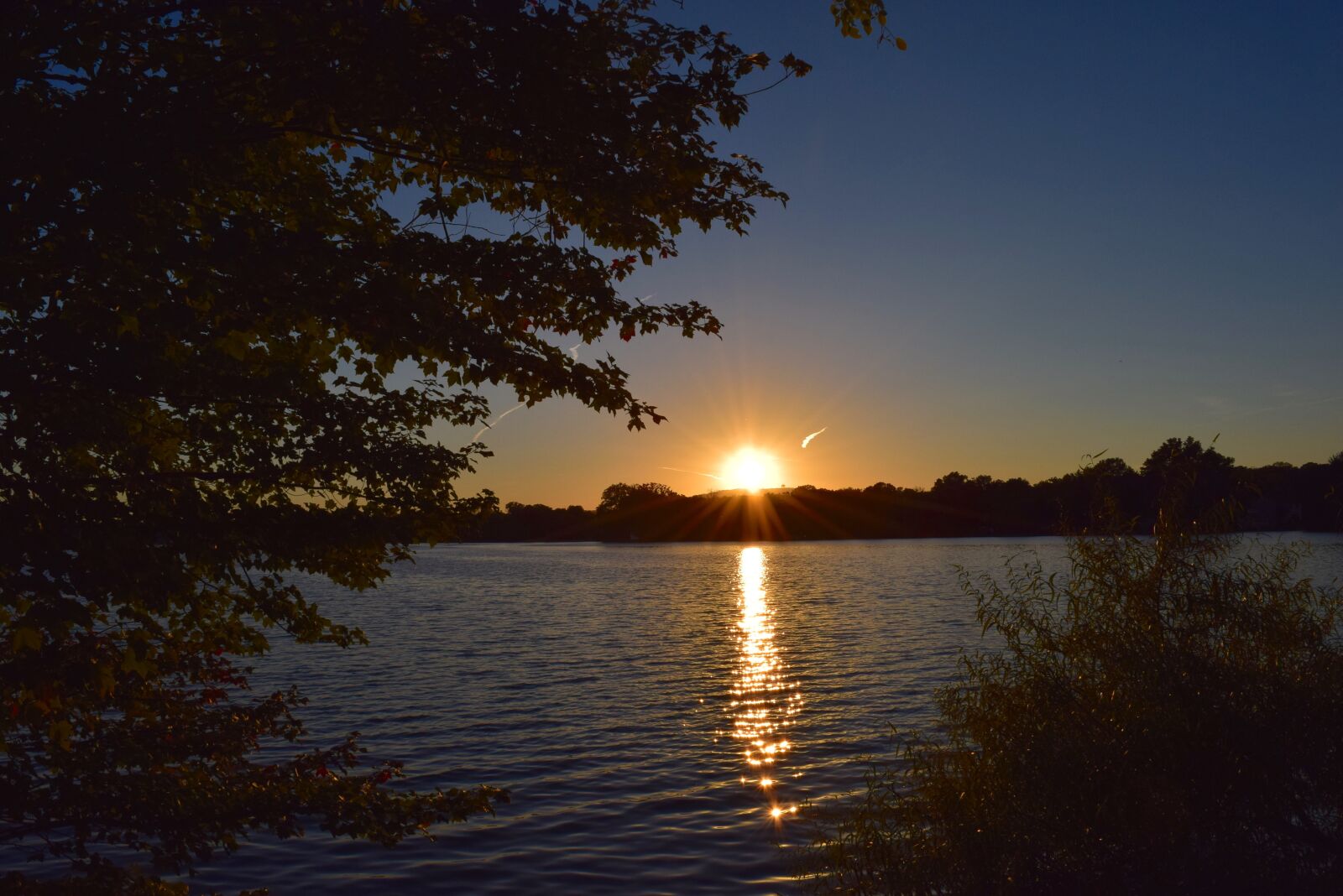 Nikon D3300 sample photo. Sunset, lake, water photography