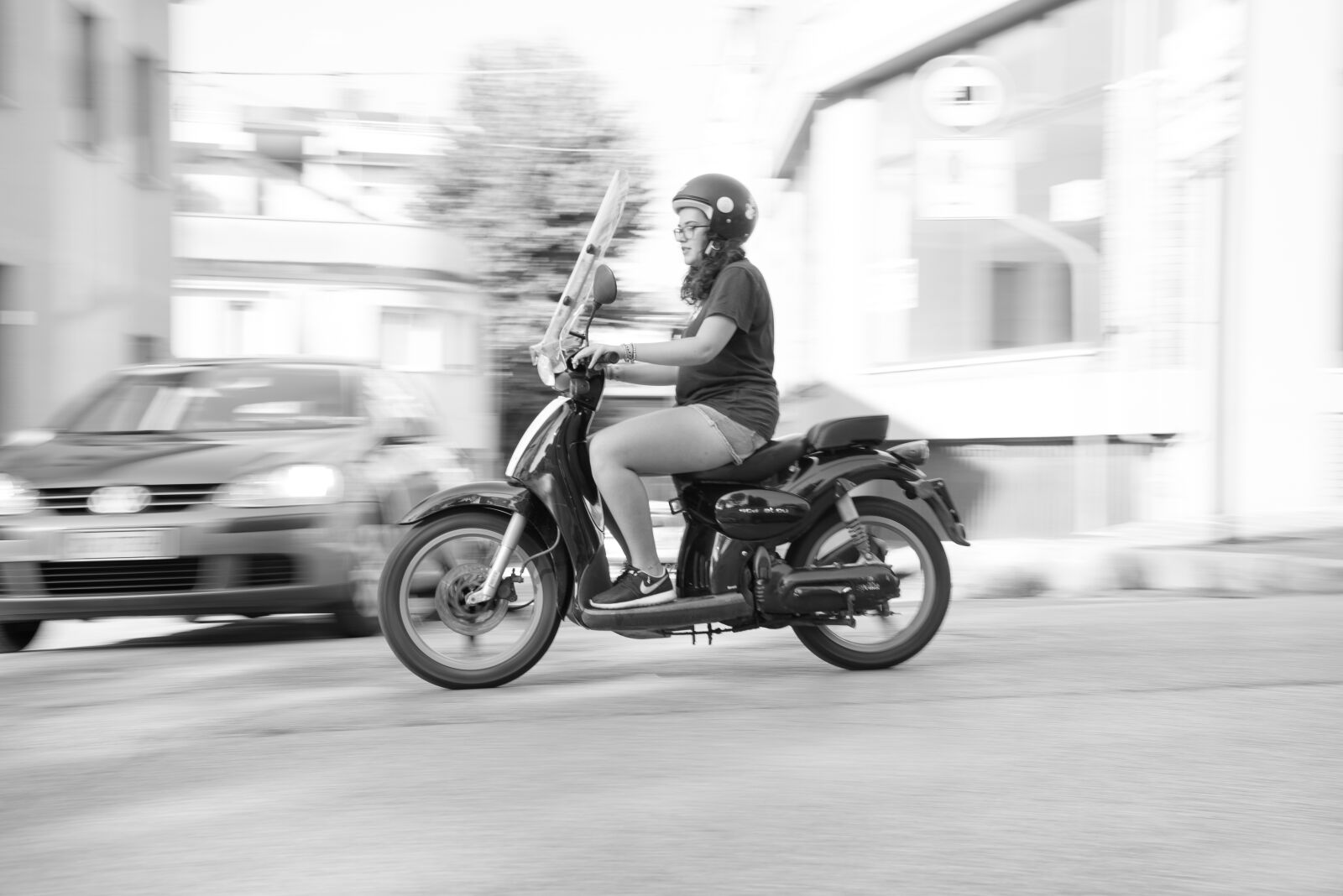 Nikon D600 sample photo. Scooter, traffic, woman photography