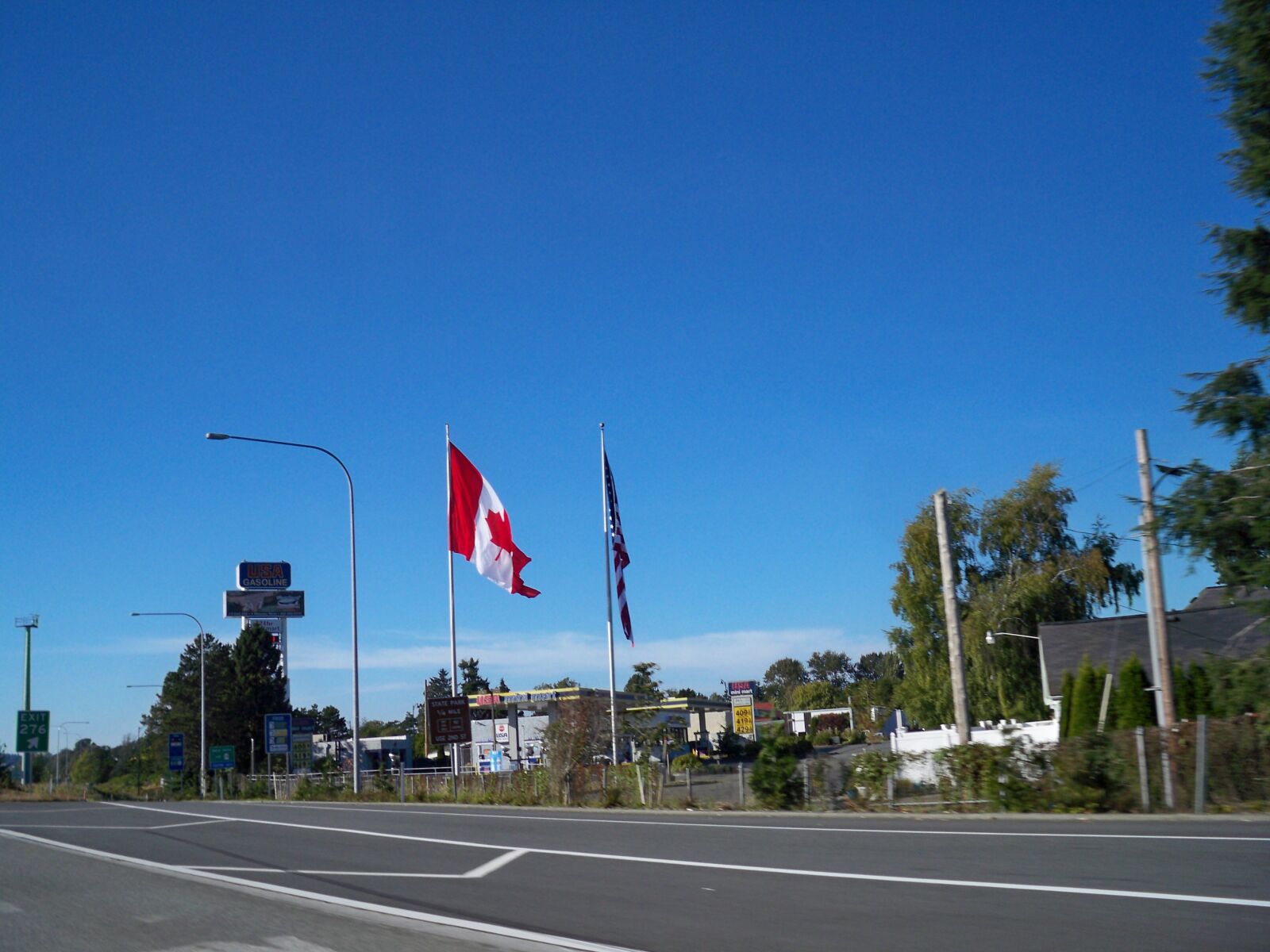 Kodak EASYSHARE M1093 IS DIGITAL CAMERA sample photo. Canada, flag photography
