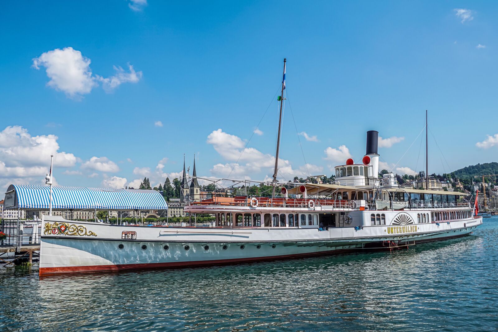 Sony DT 18-135mm F3.5-5.6 SAM sample photo. Steamboat, steamer, ship photography