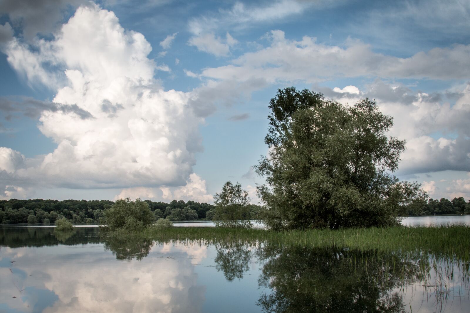 Canon EOS 70D + Canon EF 24-105mm F4L IS USM sample photo. Lake, east, france photography