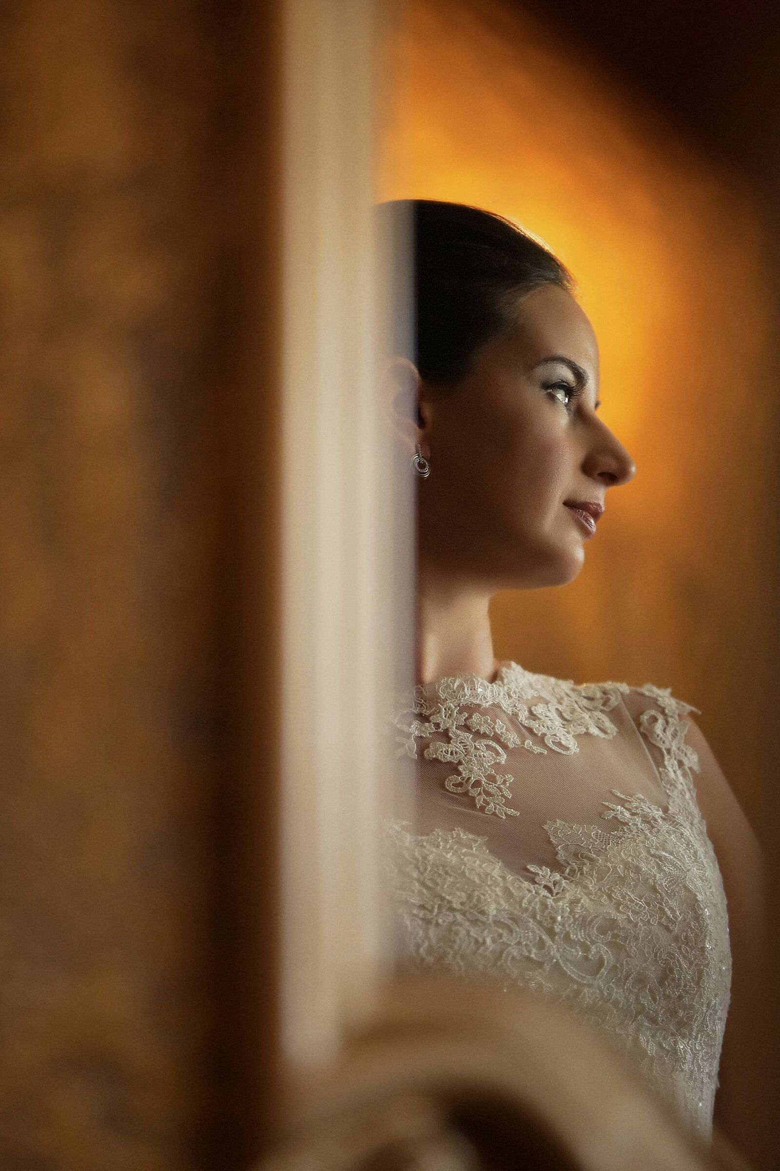 Canon EOS 5D Mark III sample photo. Side view, makeup, dress photography