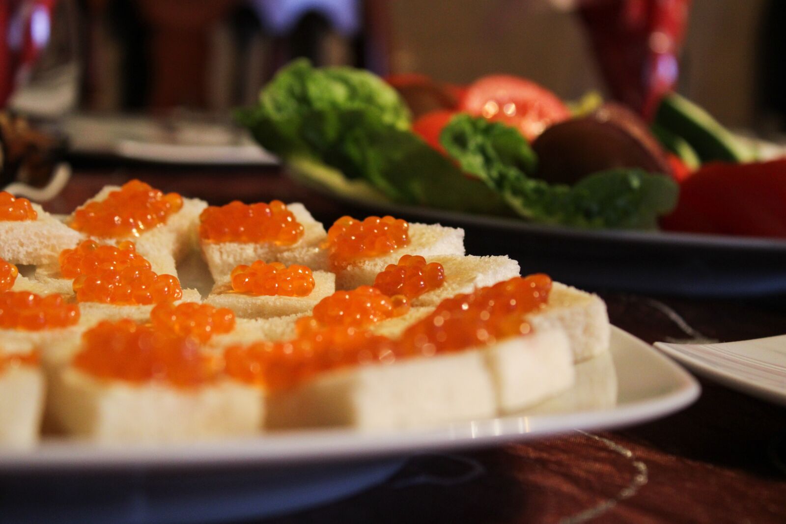 Canon EOS 2000D (EOS Rebel T7 / EOS Kiss X90 / EOS 1500D) sample photo. Caviar sandwich, fish, snack photography