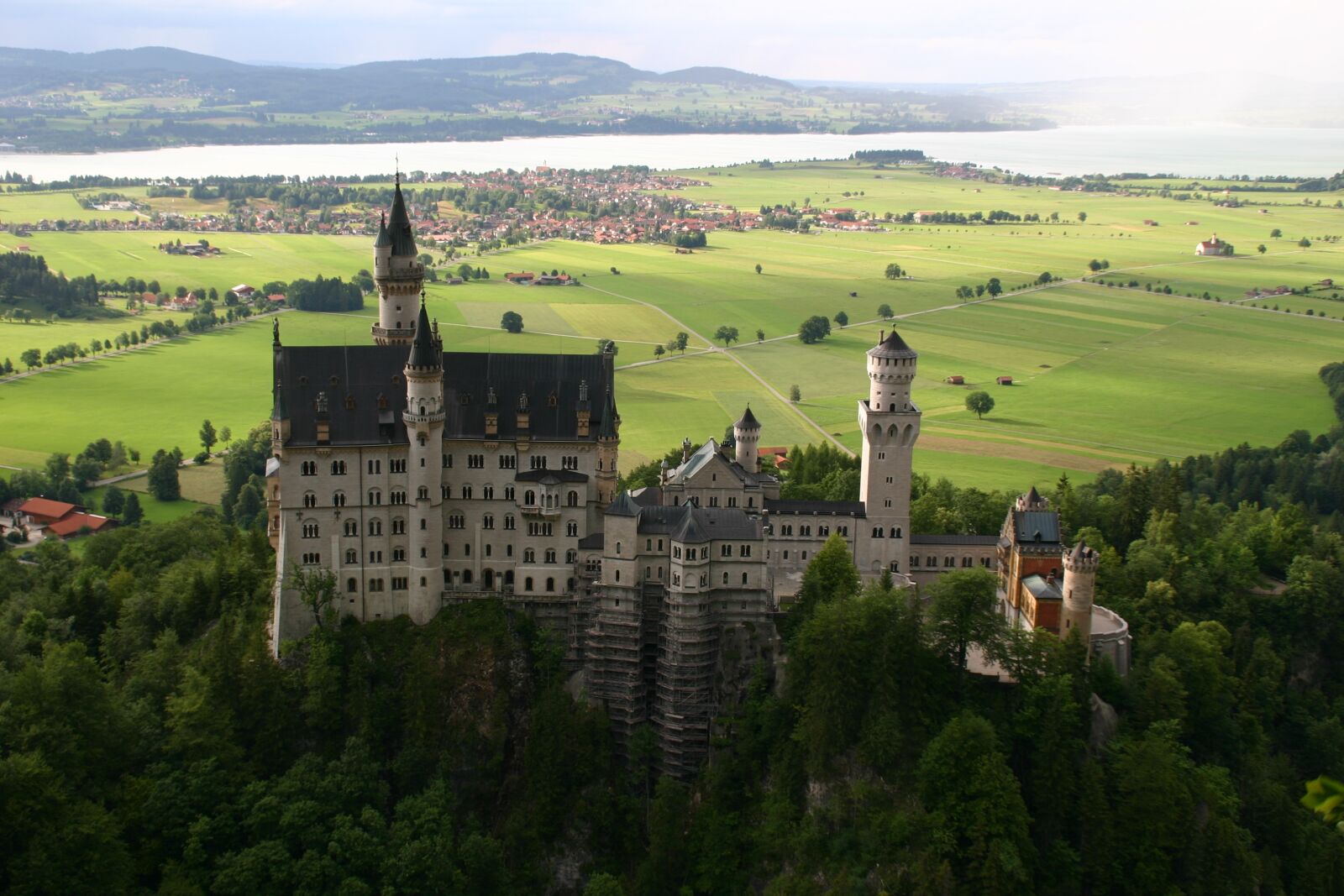 Canon EOS 300D (EOS Digital Rebel / EOS Kiss Digital) sample photo. Neuschwanstein, castle, bavaria photography