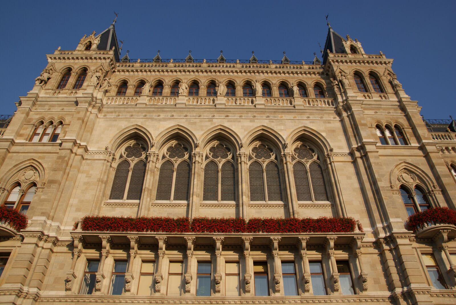Sony Alpha DSLR-A230 sample photo. Vienna, architecture, town hall photography