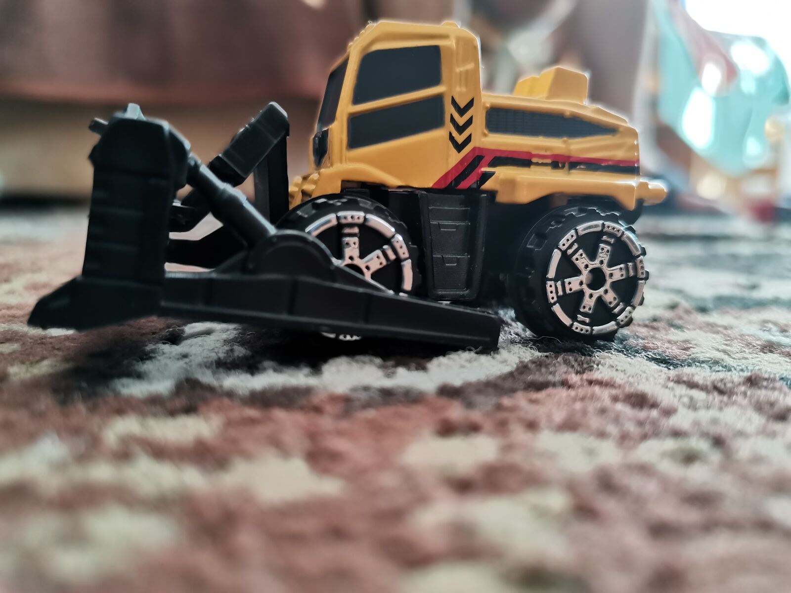 HUAWEI YAL-L21 sample photo. Matchbox, small car, dump photography