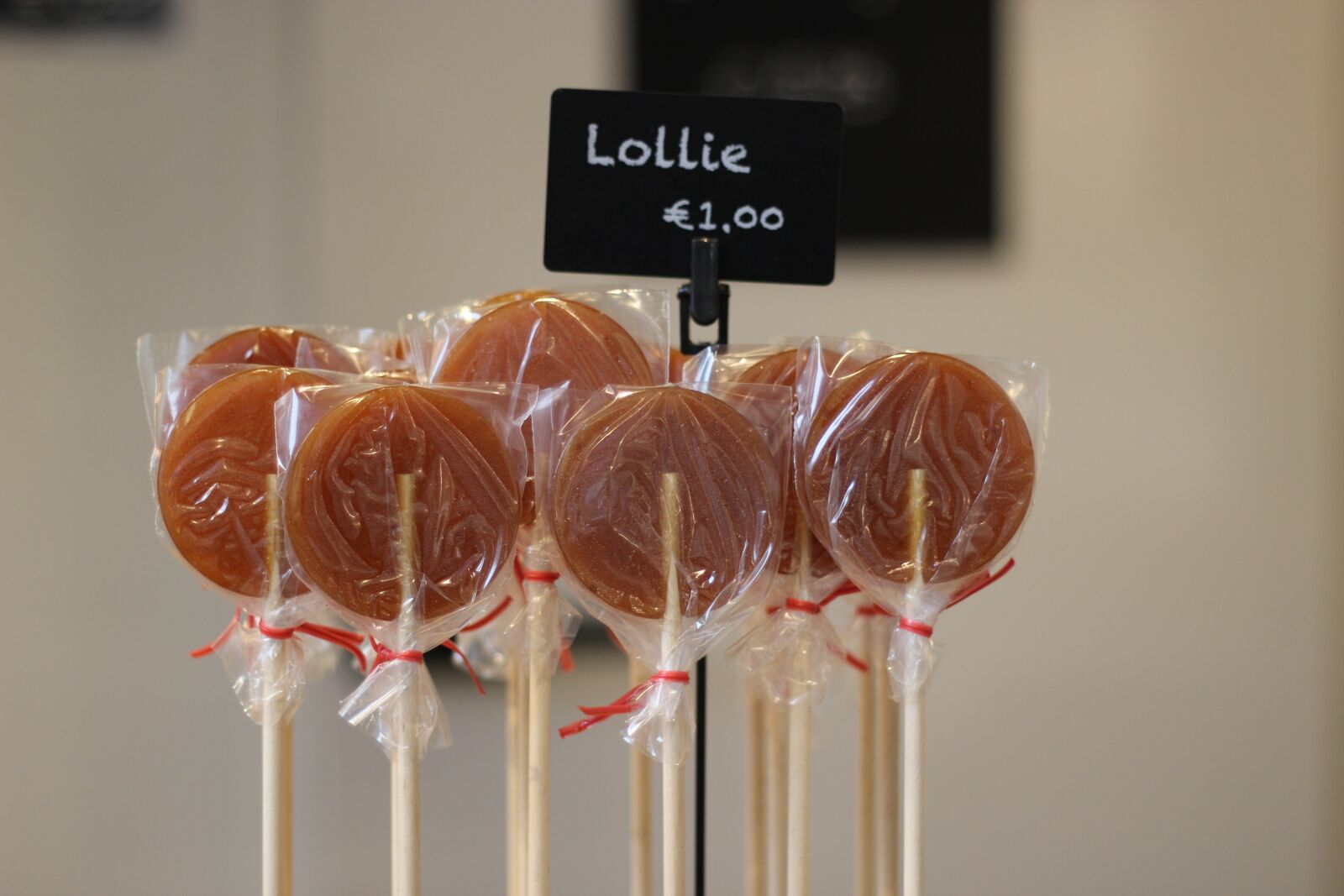 Canon EOS 60D + Canon EF 50mm F1.8 II sample photo. Candy, food, market photography