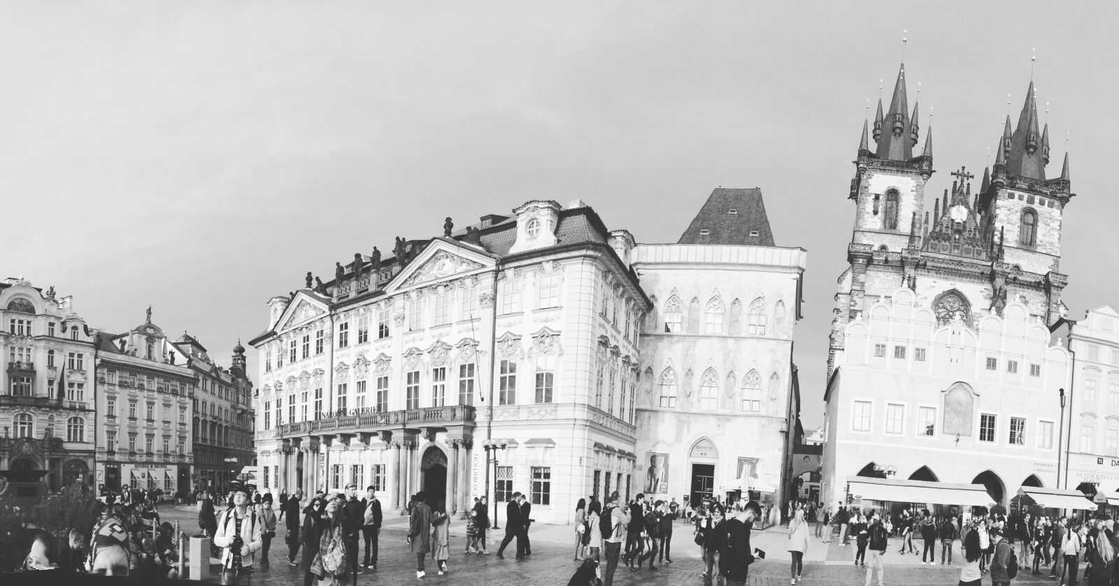 iPhone 5s back camera 4.15mm f/2.2 sample photo. Prague, traveling photography
