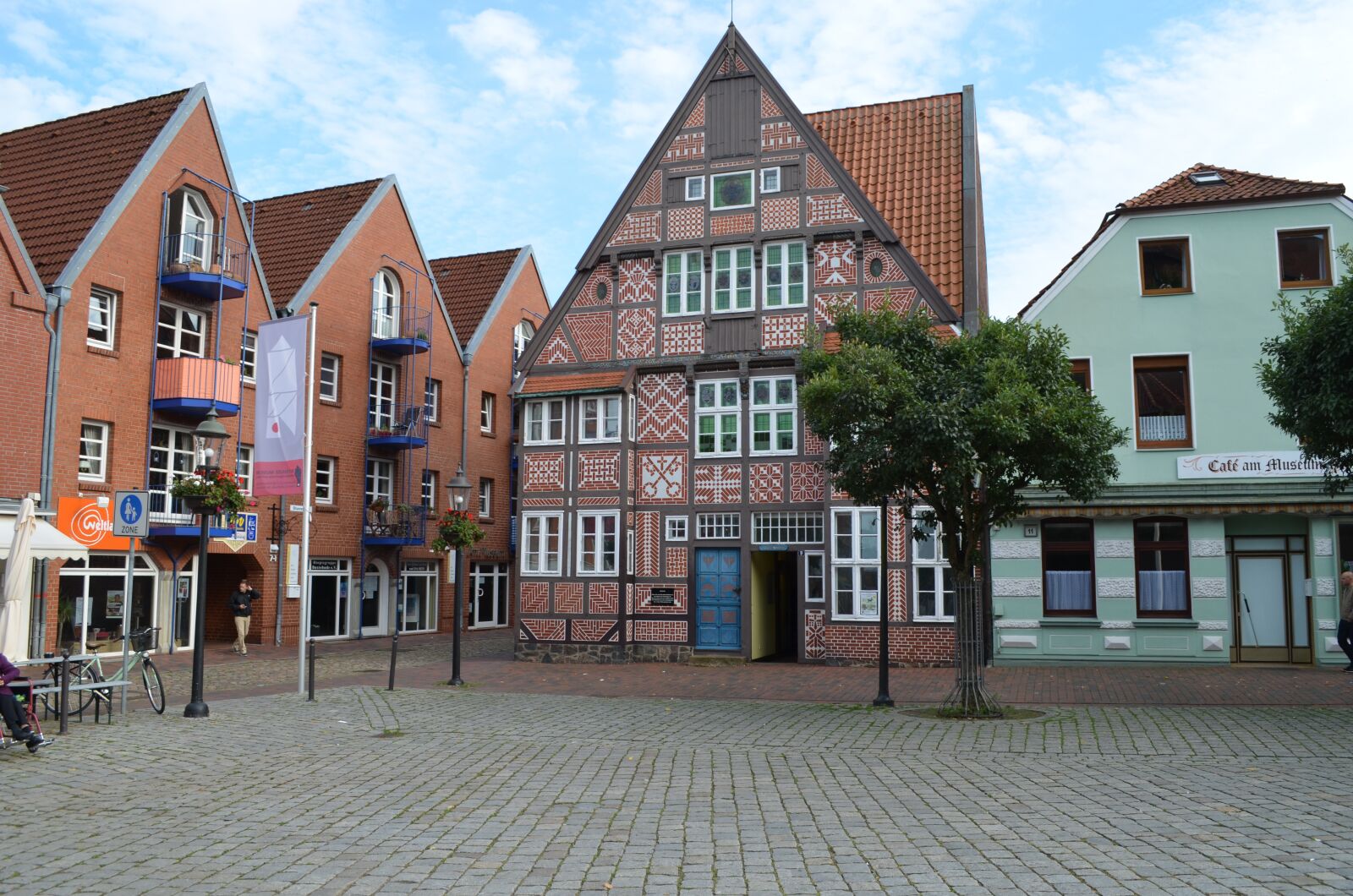 Nikon D5100 sample photo. Buxtedhude, house, historic center photography
