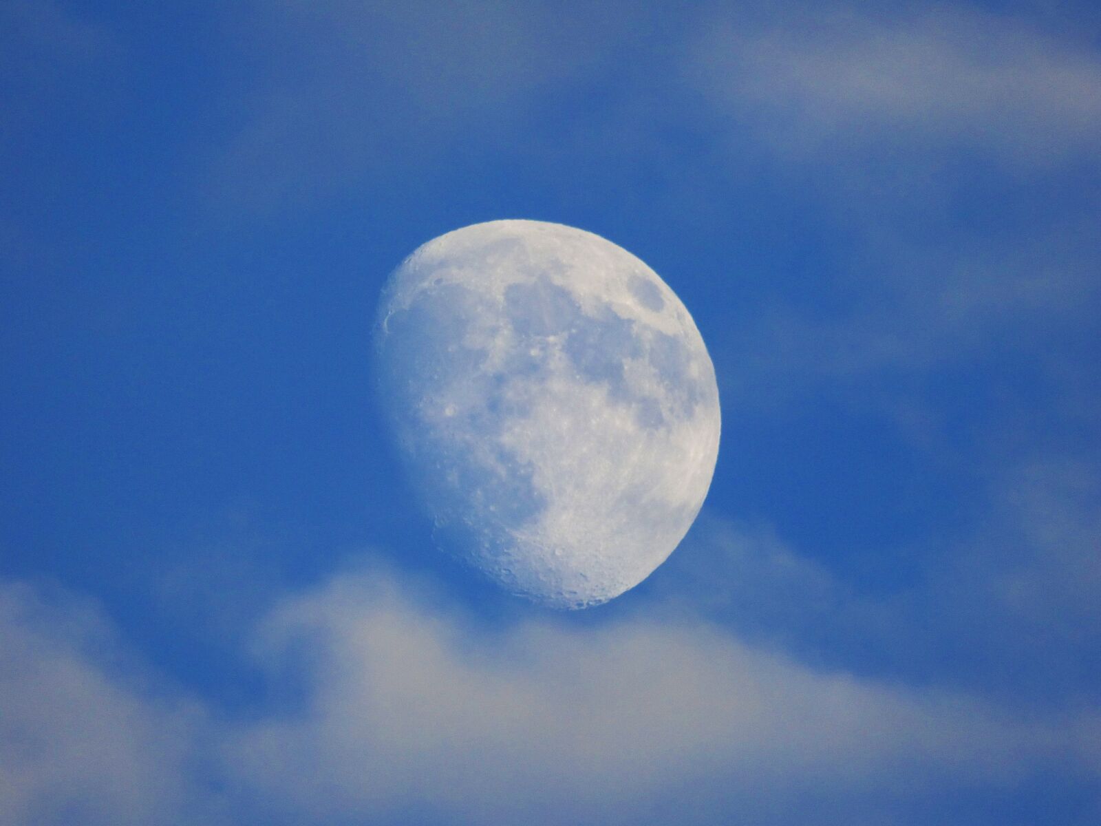 Panasonic Lumix DMC-FZ70 sample photo. Moon, sky, cloud photography