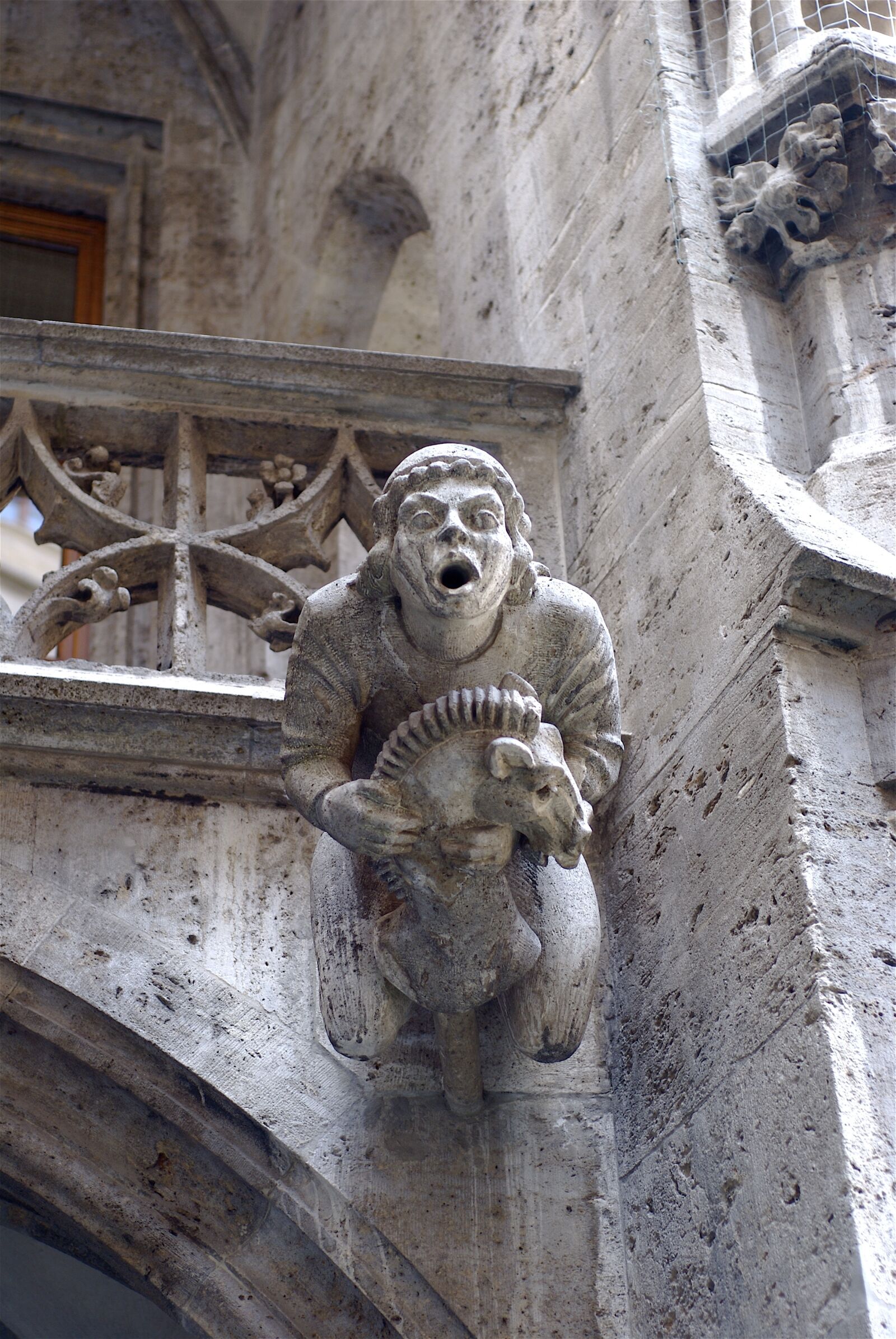 Nikon D200 sample photo. Gargoyle, munich, architecture photography