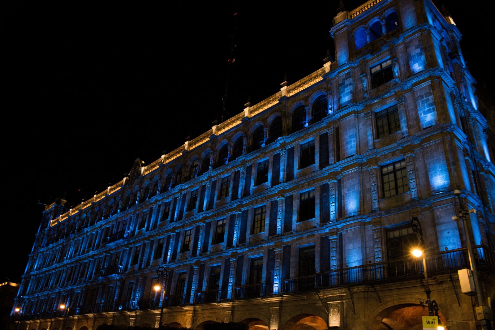 Canon EOS 70D sample photo. Architecture, city, illuminated photography