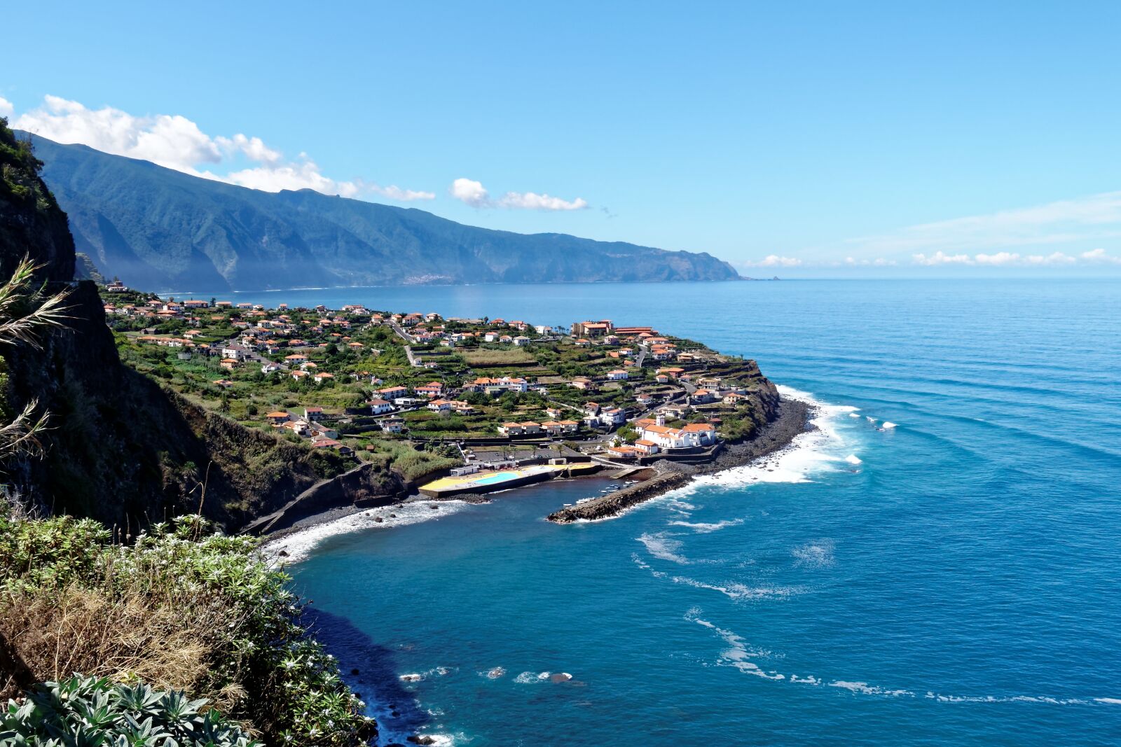 Panasonic Lumix DMC-FZ1000 sample photo. Madeira, coastal landscape, atlantic photography