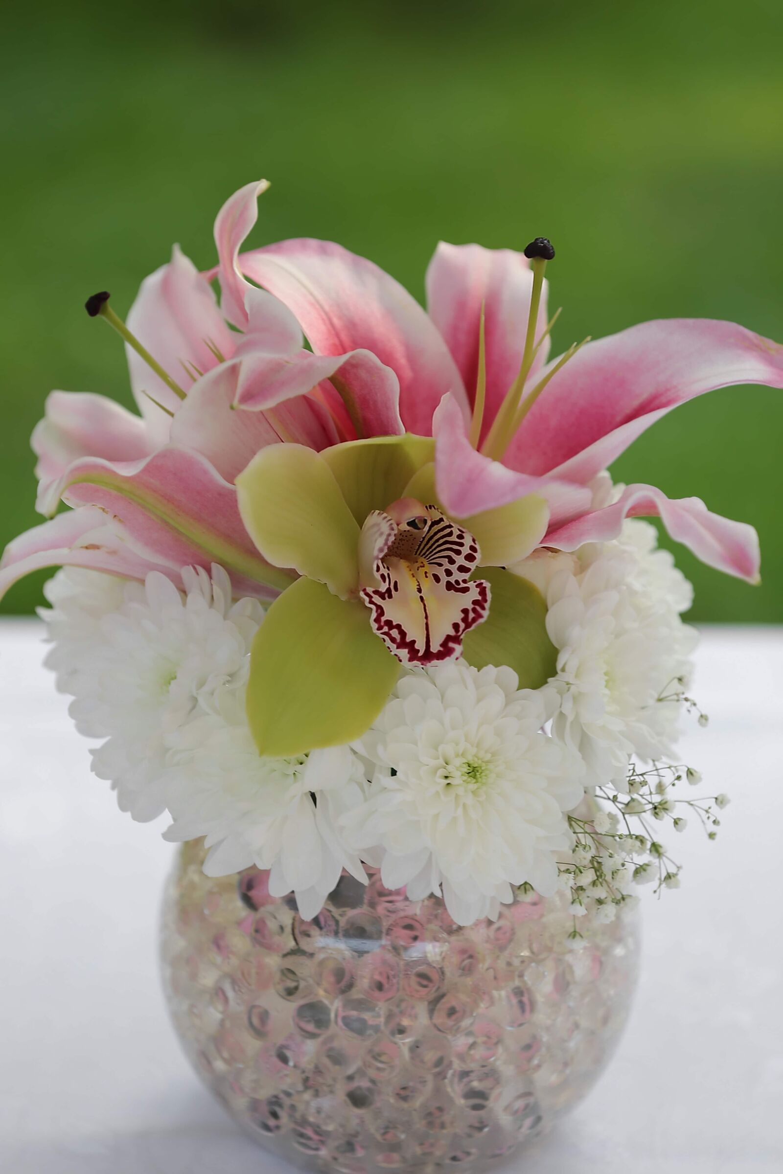 Canon EOS 6D + Canon EF 70-200mm F2.8L IS II USM sample photo. Lily, pinkish, bouquet, orchid photography