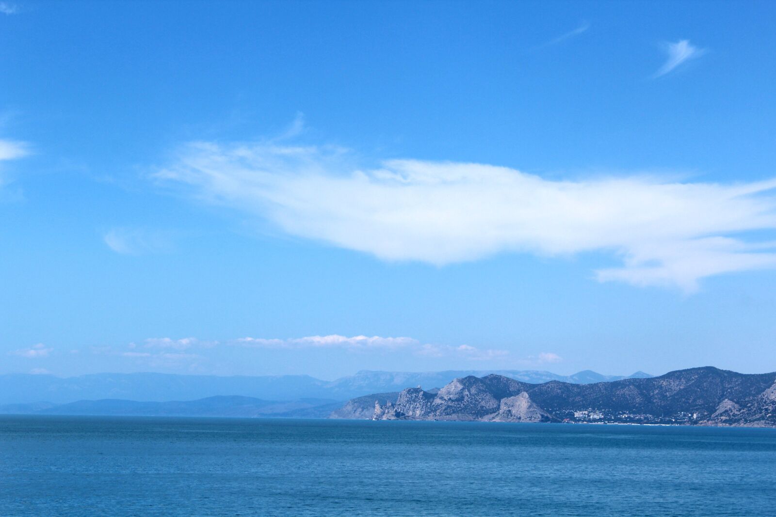 Canon EOS 600D (Rebel EOS T3i / EOS Kiss X5) sample photo. Sea, beach, clouds photography