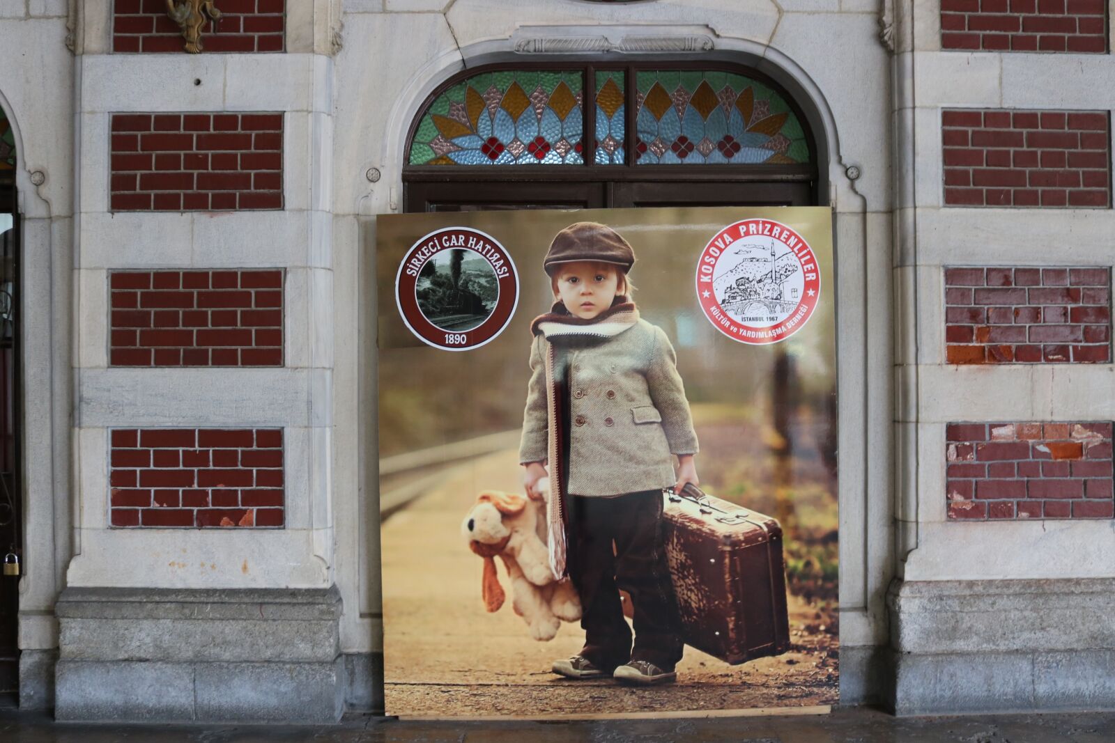 Canon EOS 750D (EOS Rebel T6i / EOS Kiss X8i) sample photo. Train, souvenir, istanbul photography