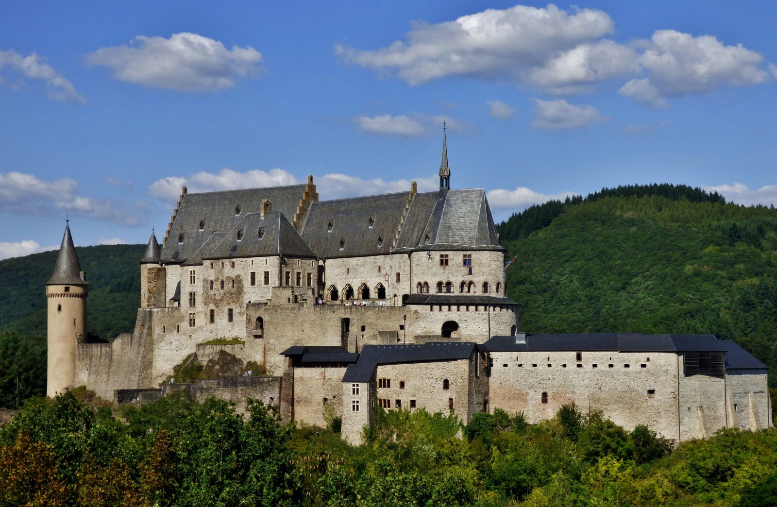 Panasonic DMC-FZ72 sample photo. Castle bourscheid, vianden, luxembourg photography