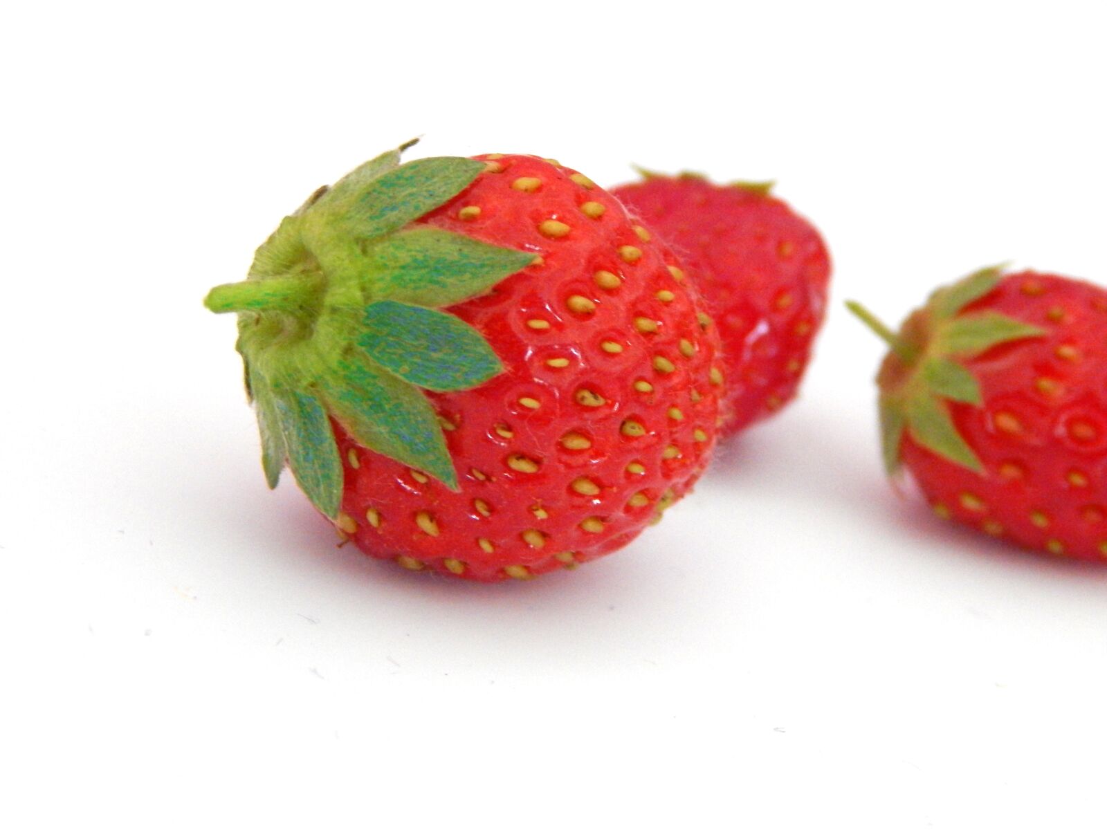 Nikon Coolpix L830 sample photo. Strawberry, fruits, food photography