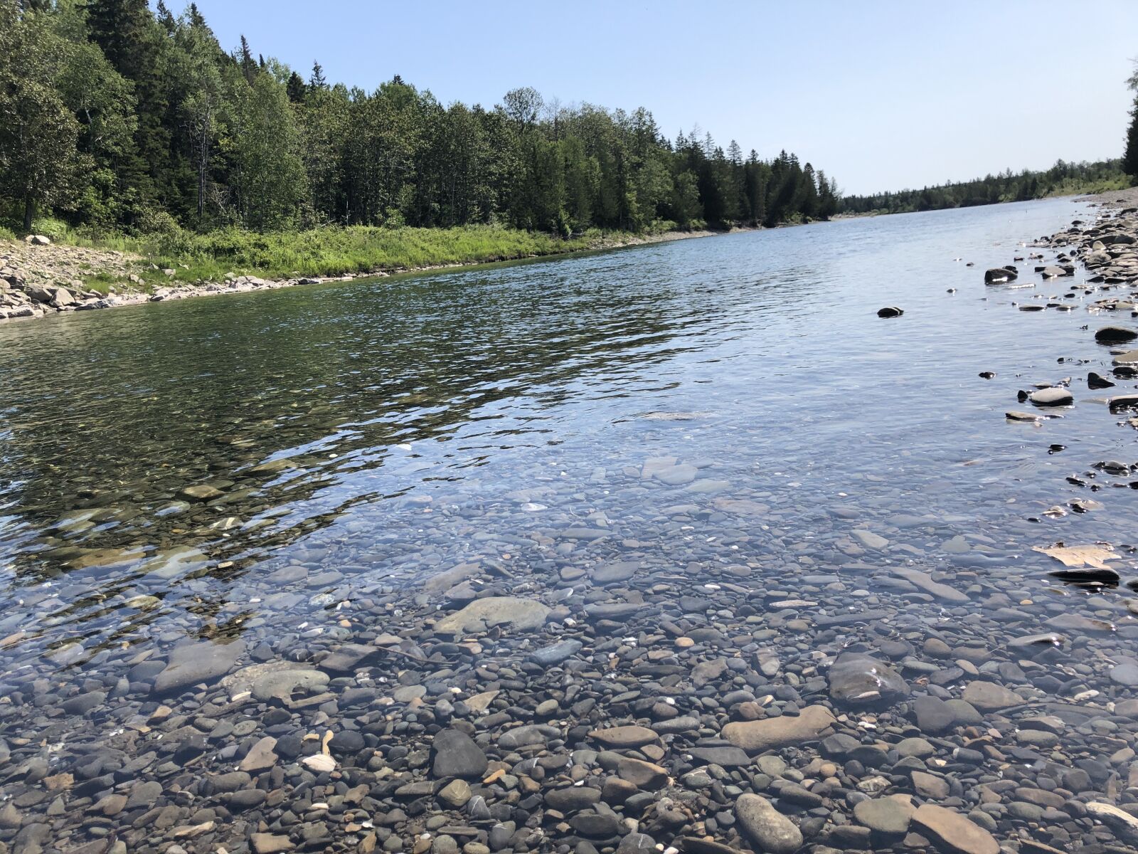 iPhone X back dual camera 4mm f/1.8 sample photo. River, pure, rocks photography