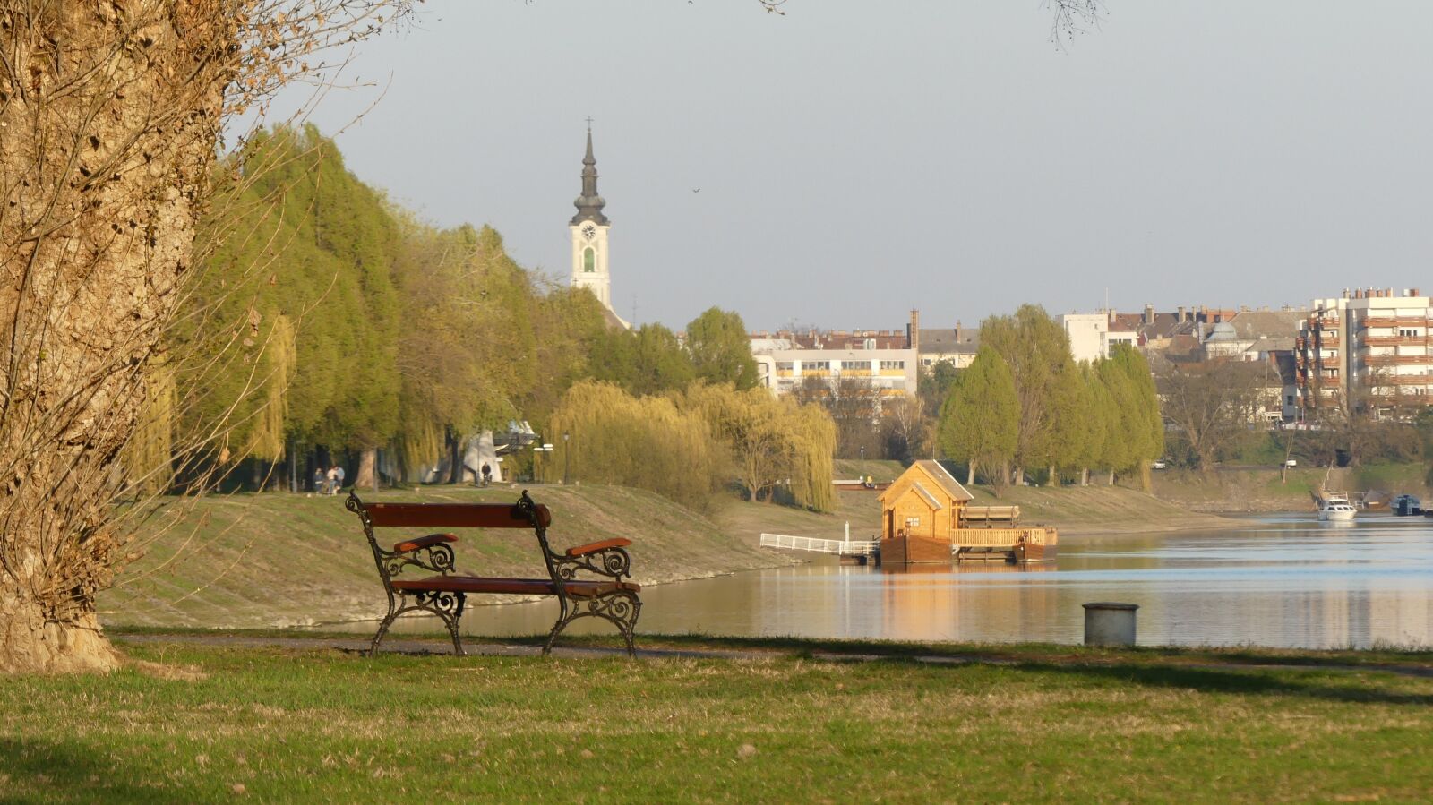Panasonic Lumix DMC-FZ300 sample photo. Water, danube, river photography