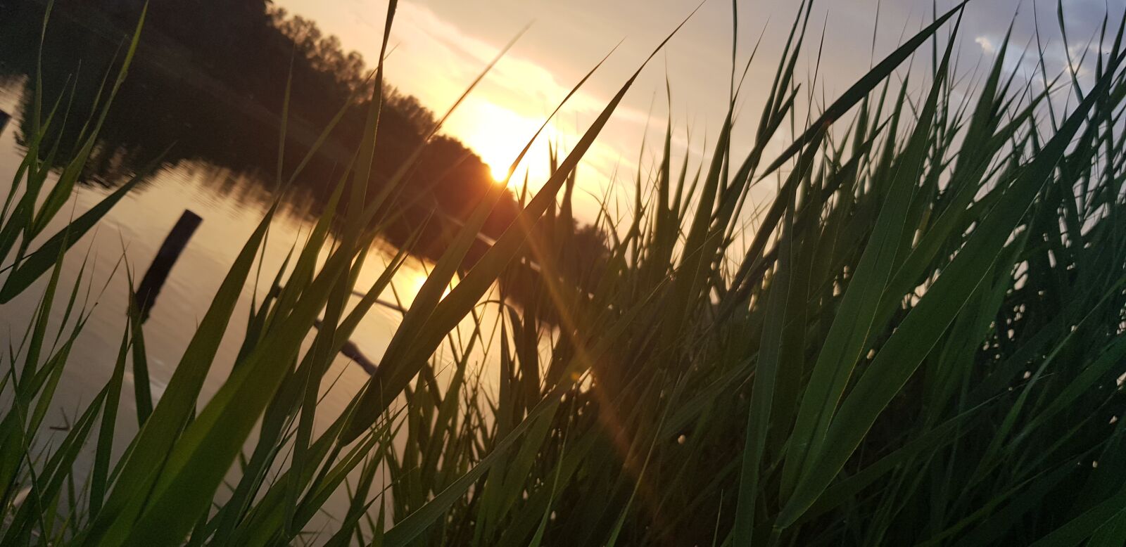 Samsung Galaxy S8 sample photo. Sunset in milan, lake photography