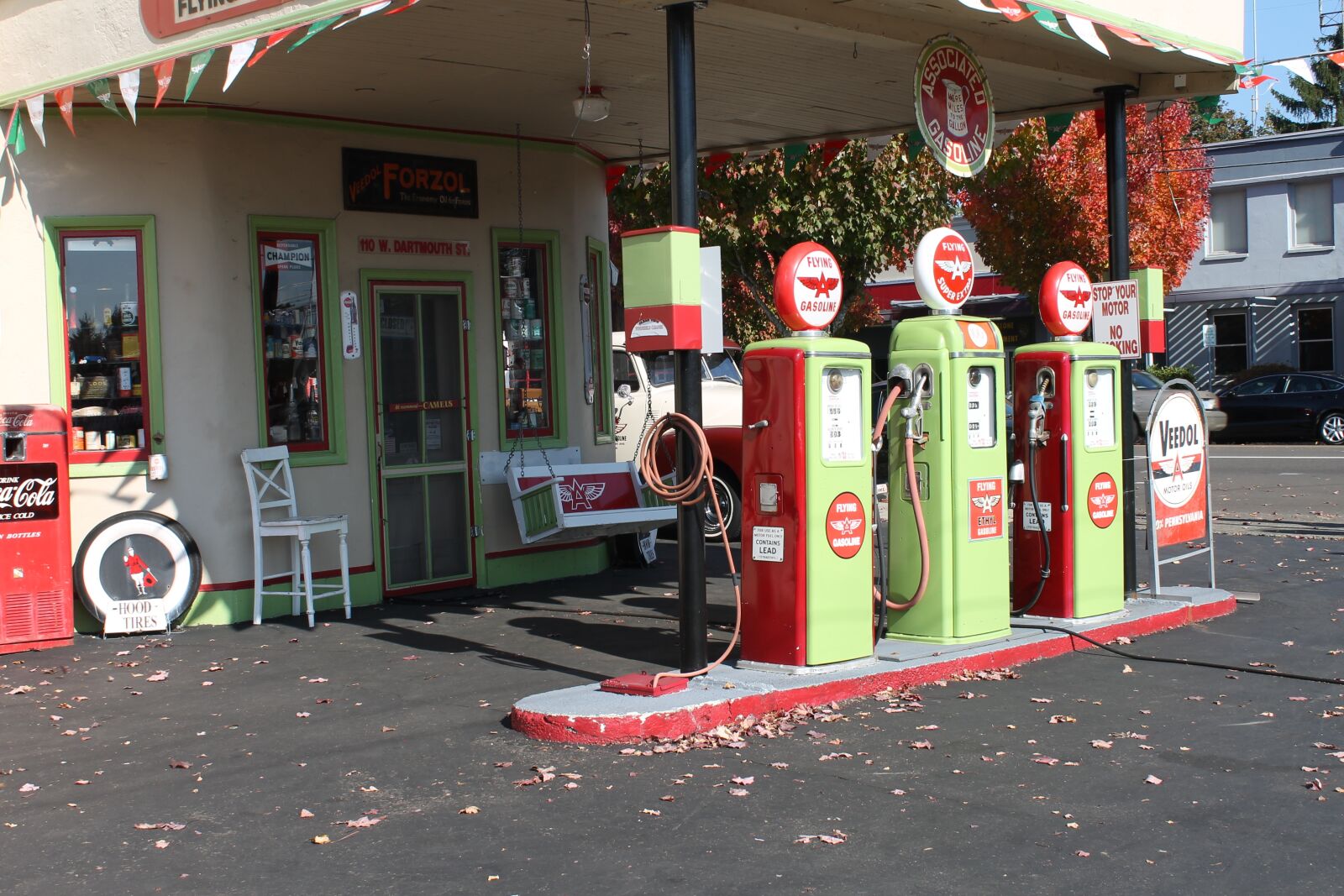 Canon EOS 1100D (EOS Rebel T3 / EOS Kiss X50) sample photo. Gas station, vintage, gasoline photography