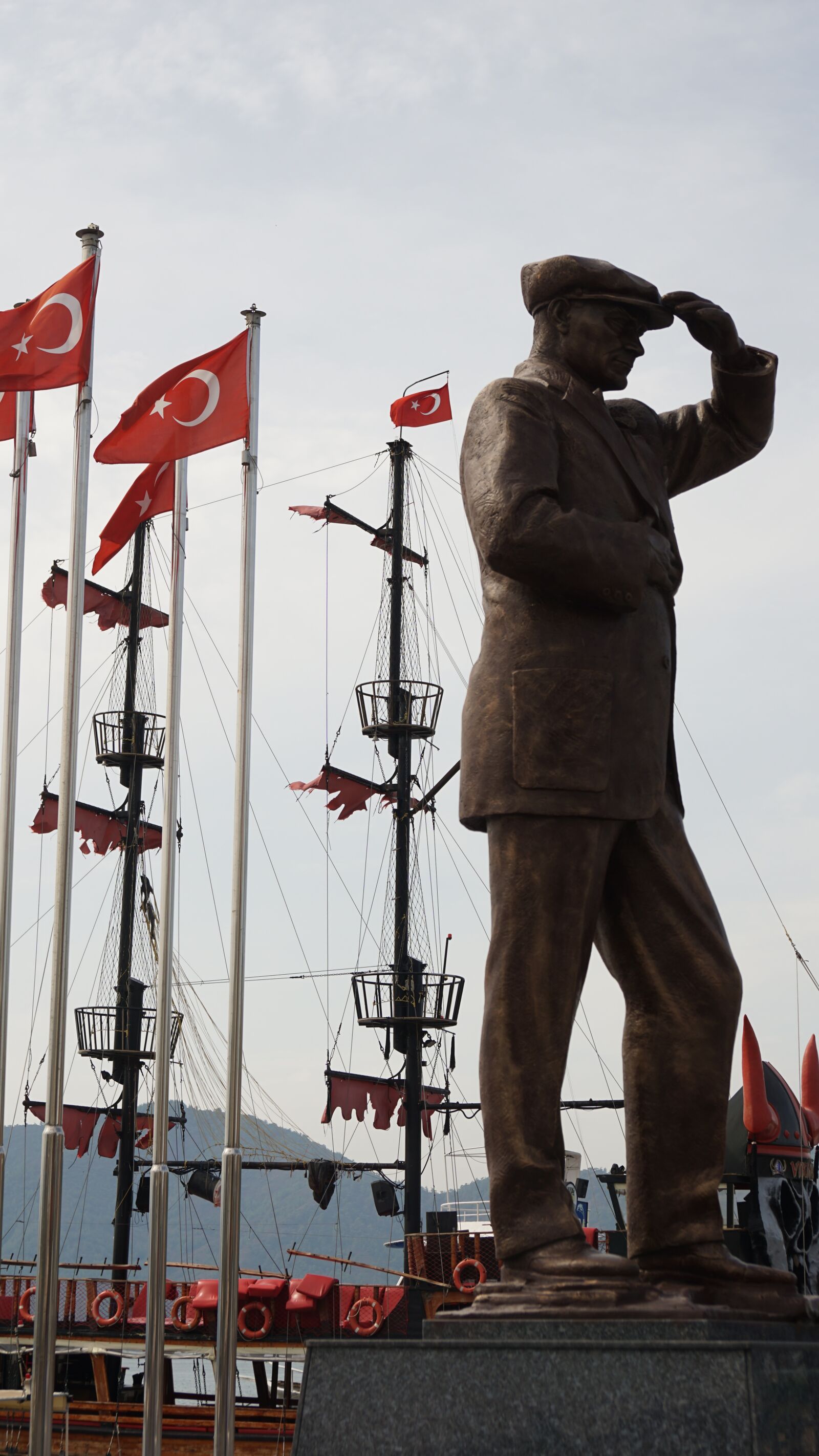 Sony a6000 + Sony Vario-Tessar T* E 16-70mm F4 ZA OSS sample photo. Turkey, marmaris, monument photography