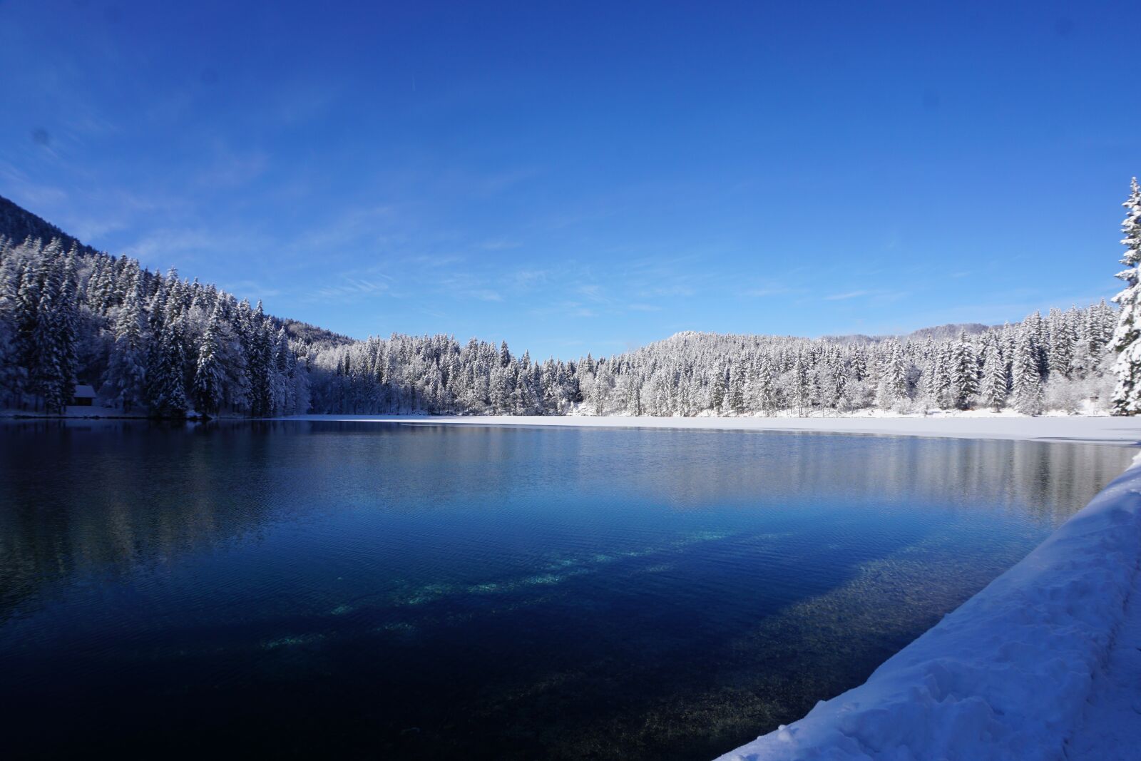 Sony a6000 sample photo. Winter, lake, snow photography