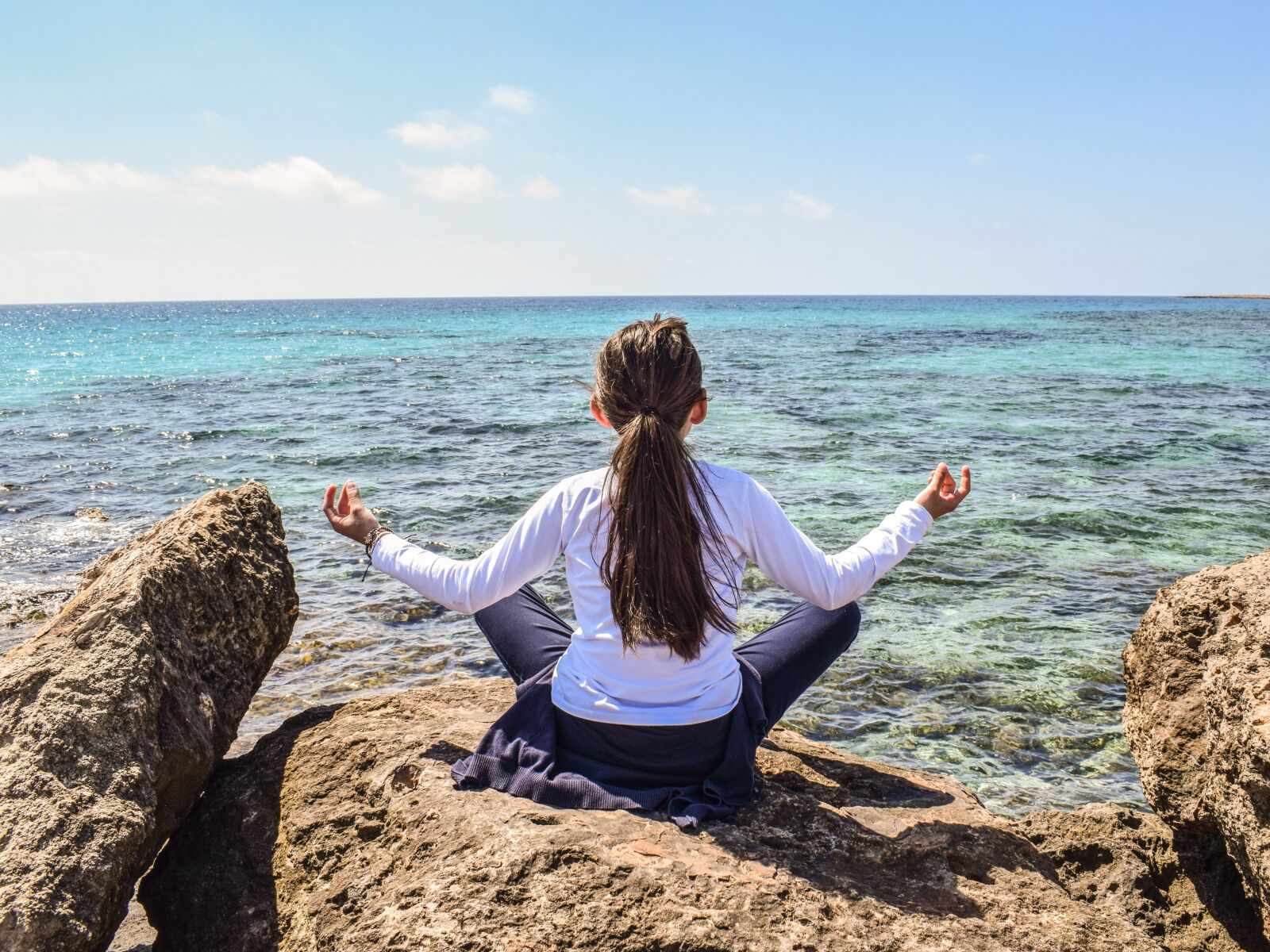 Nikon D3300 sample photo. Girl, sea, horizon photography