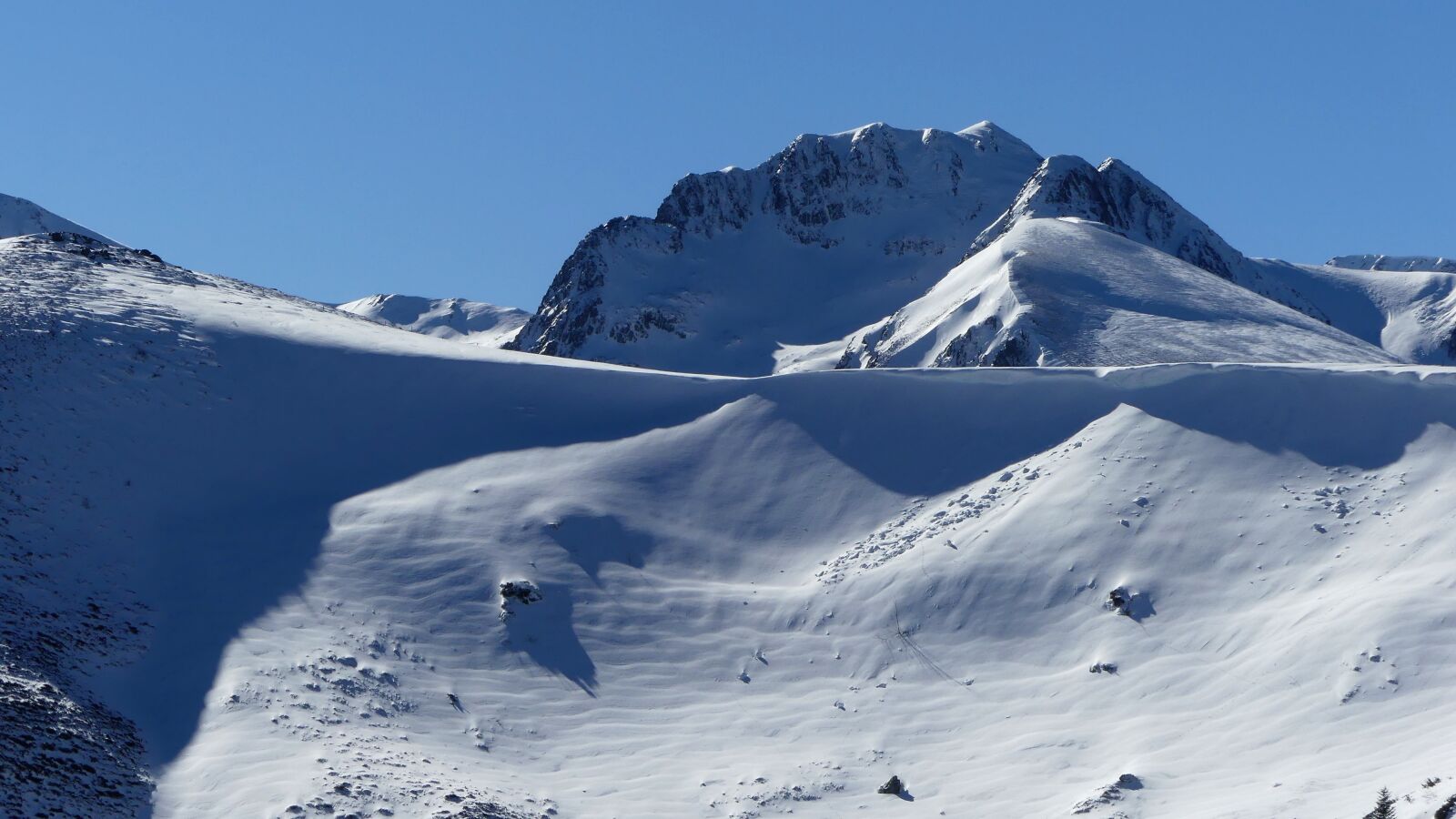 Panasonic Lumix DMC-FZ300 sample photo. Winter, landscape, mountain photography