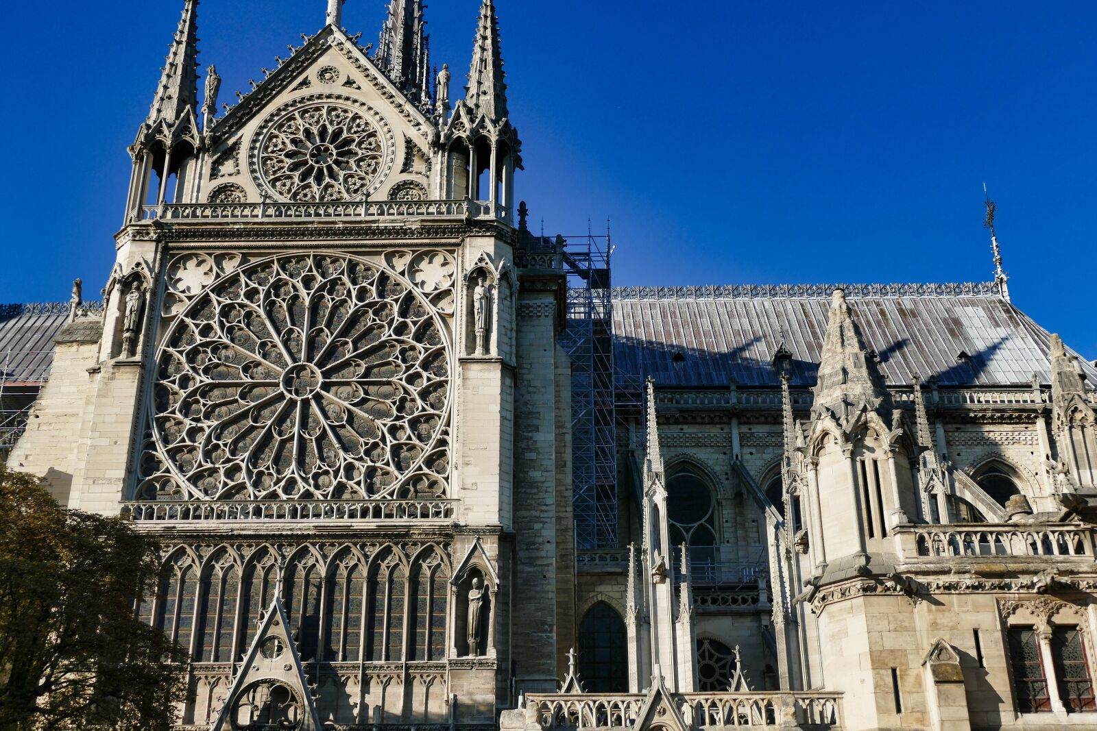 Panasonic Lumix DMC-FZ1000 sample photo. Notre-dame, architecture, church photography