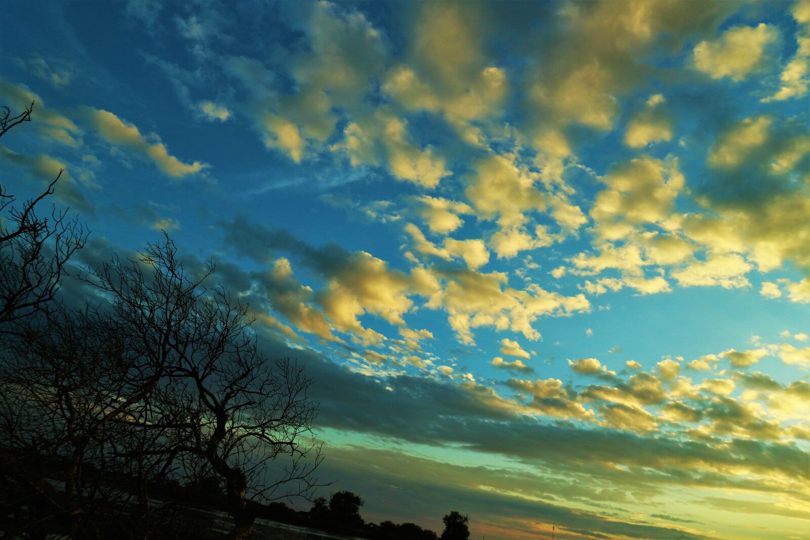 Canon EOS M10 sample photo. Cloud, sky, sunset photography