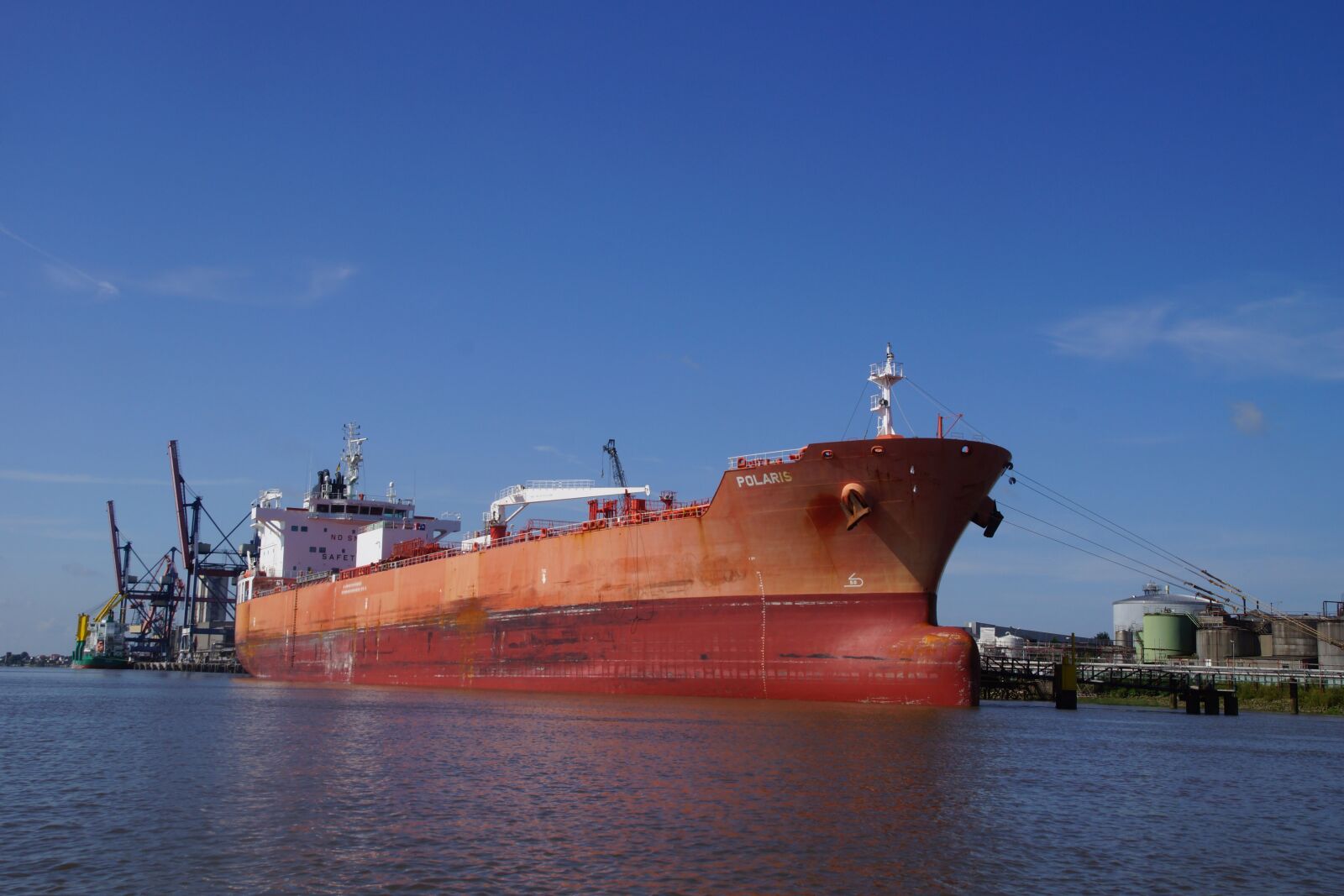 Sony SLT-A77 sample photo. Freighter, weser, transport photography