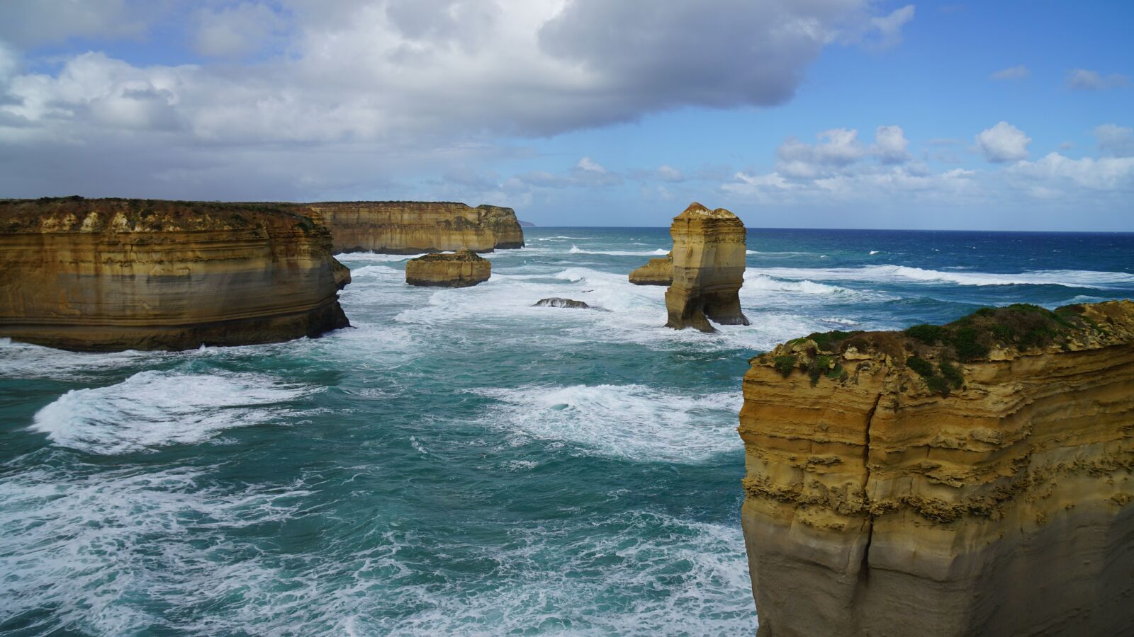 Sony a6000 + Sony Vario-Tessar T* E 16-70mm F4 ZA OSS sample photo. Great ocean road, seaside photography