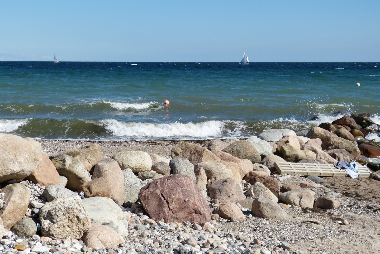 Panasonic Lumix DMC-FZ150 sample photo. Sailing boat, baltic sea photography